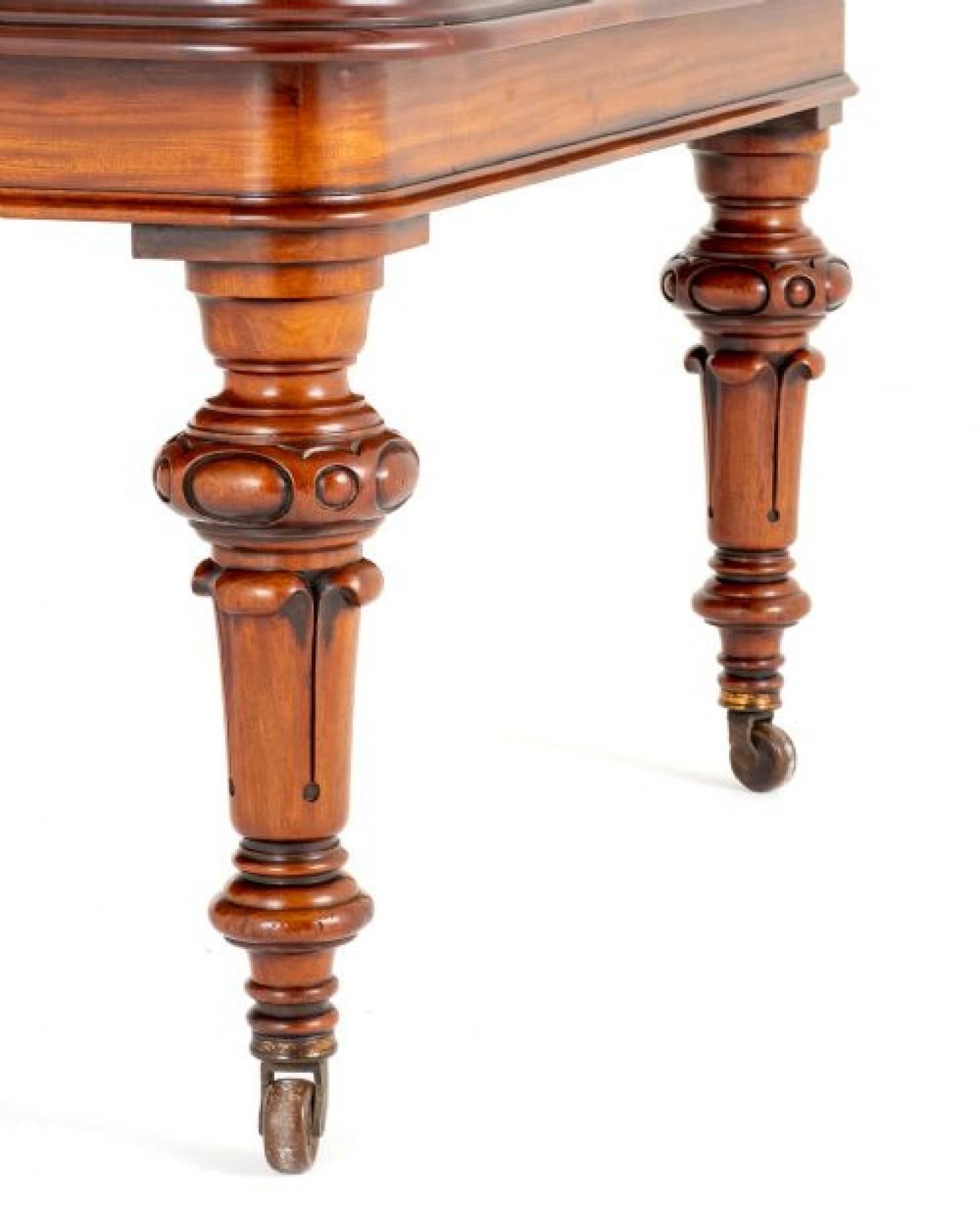 Extending Victorian Dining Table Mahogany, 1850 For Sale 6
