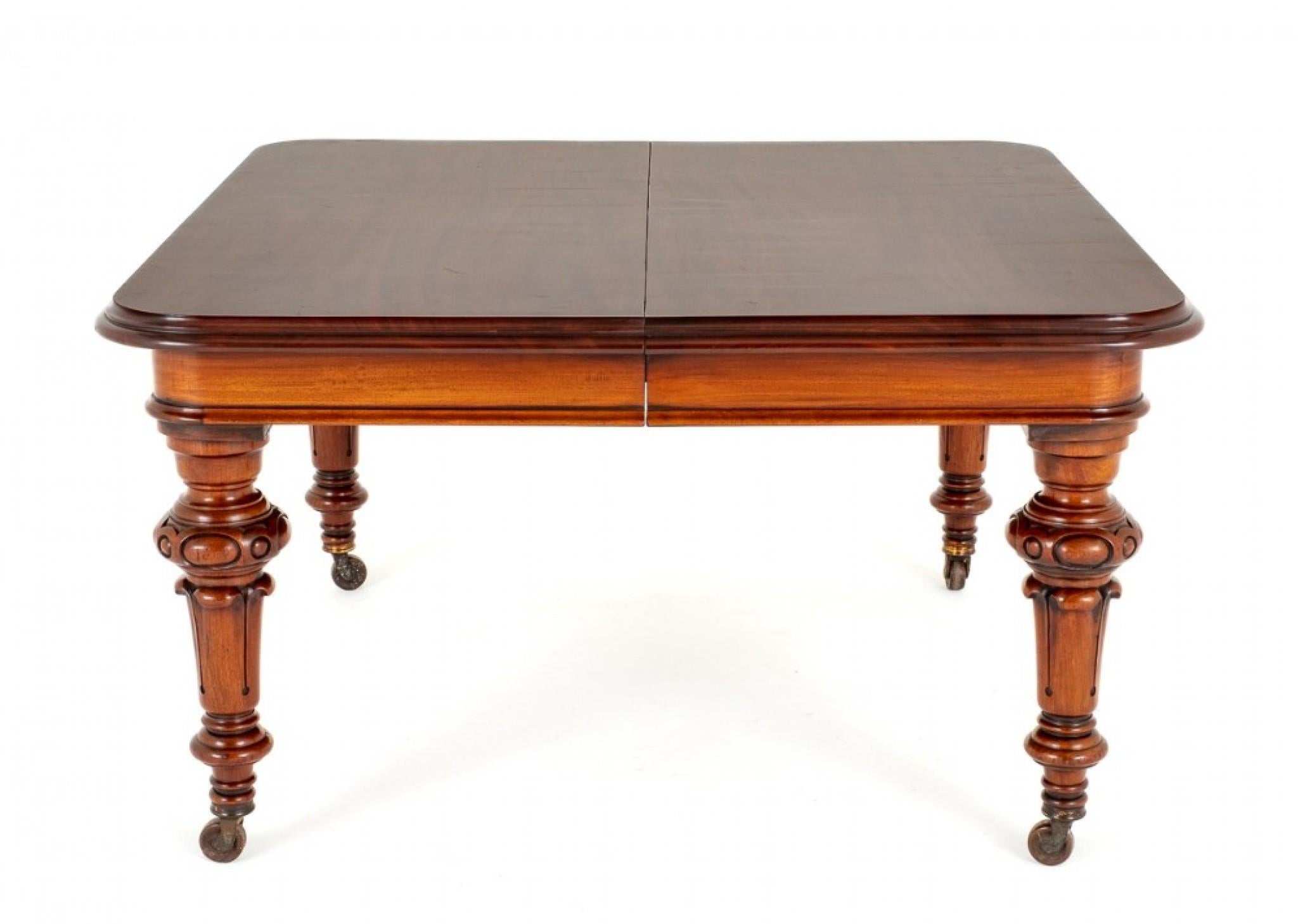 Extending Victorian Dining Table Mahogany, 1850 For Sale 4