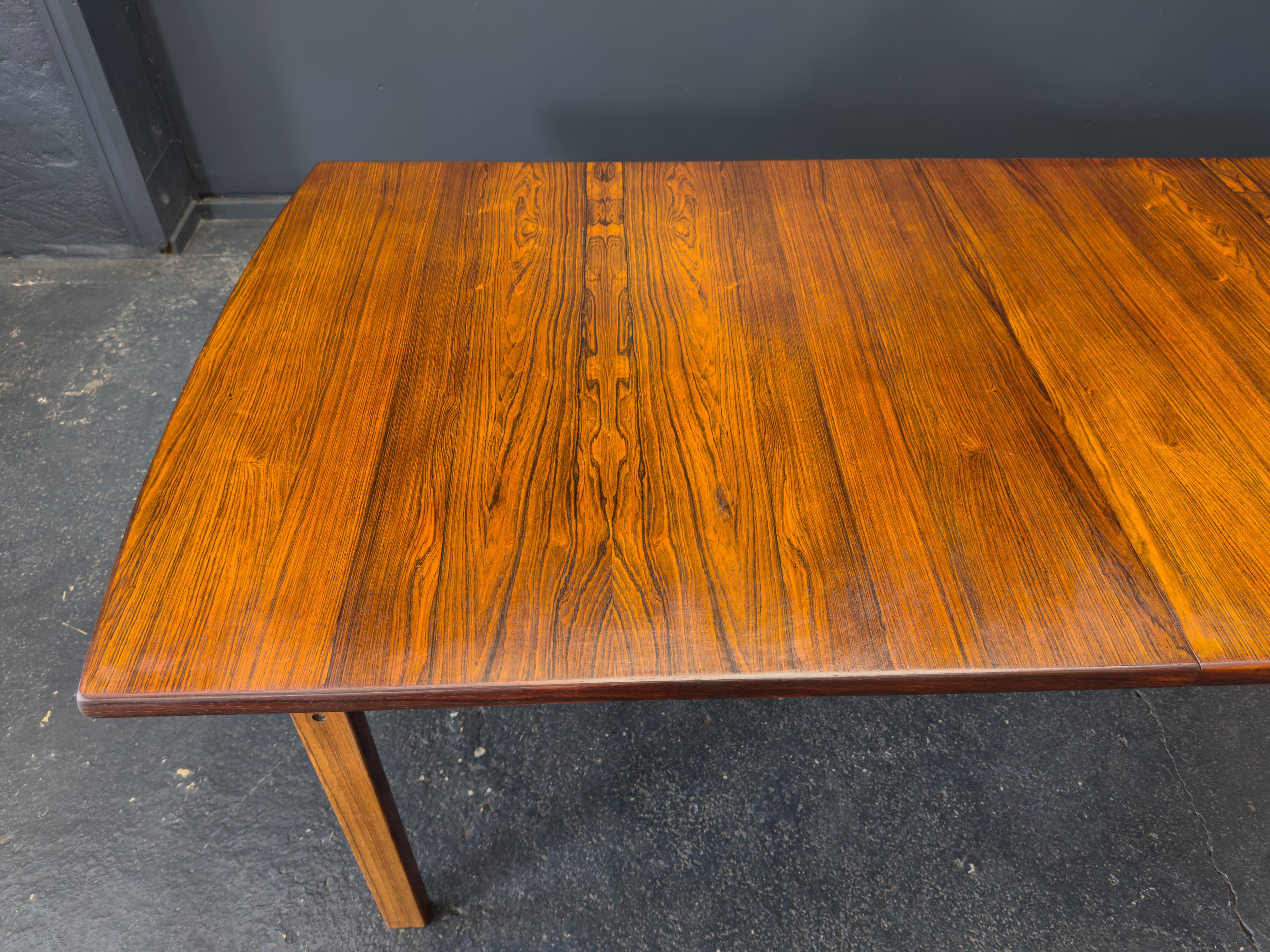 Mesa de comedor extensible de madera en venta 4