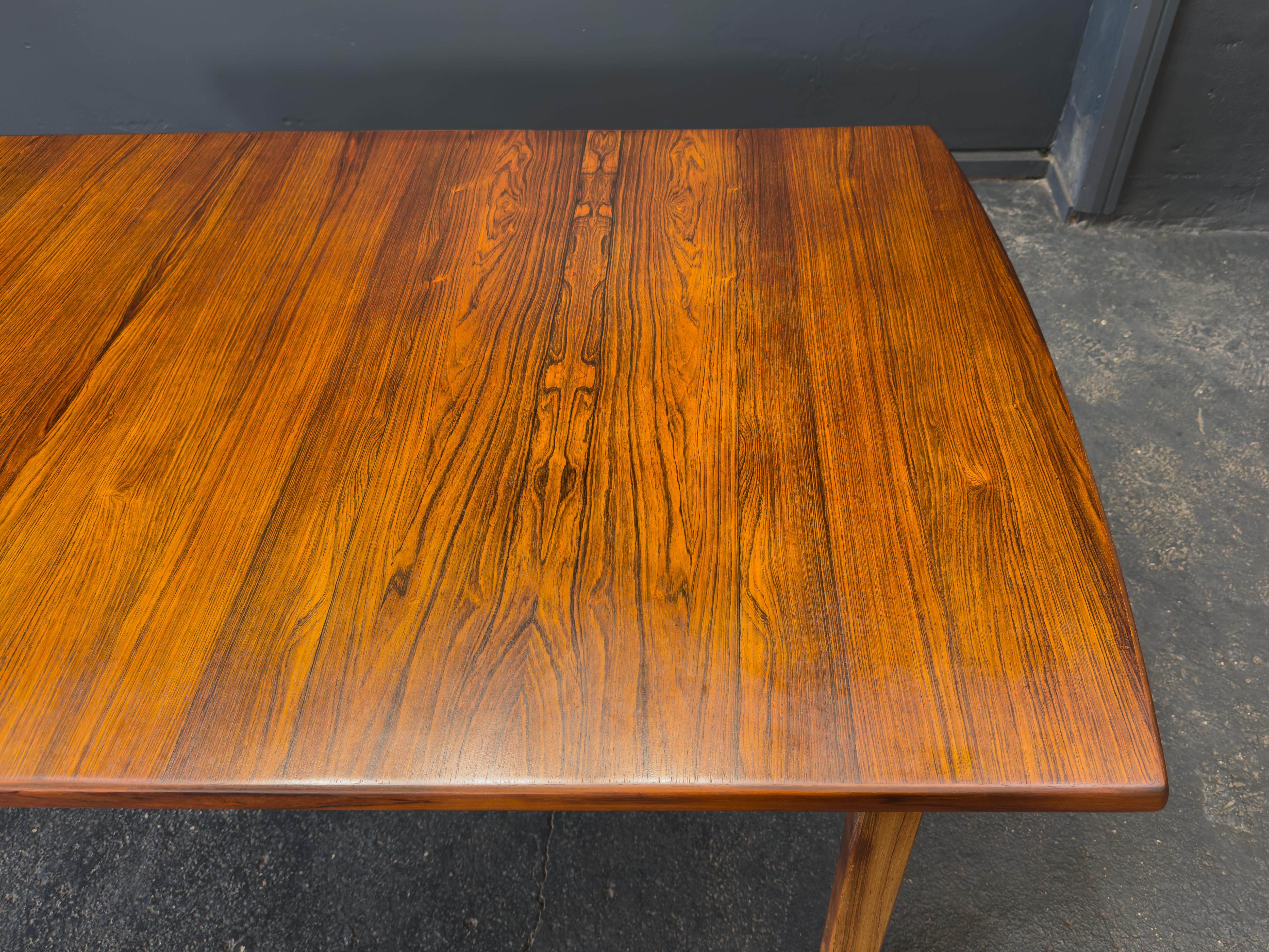 Mesa de comedor extensible de madera en venta 2