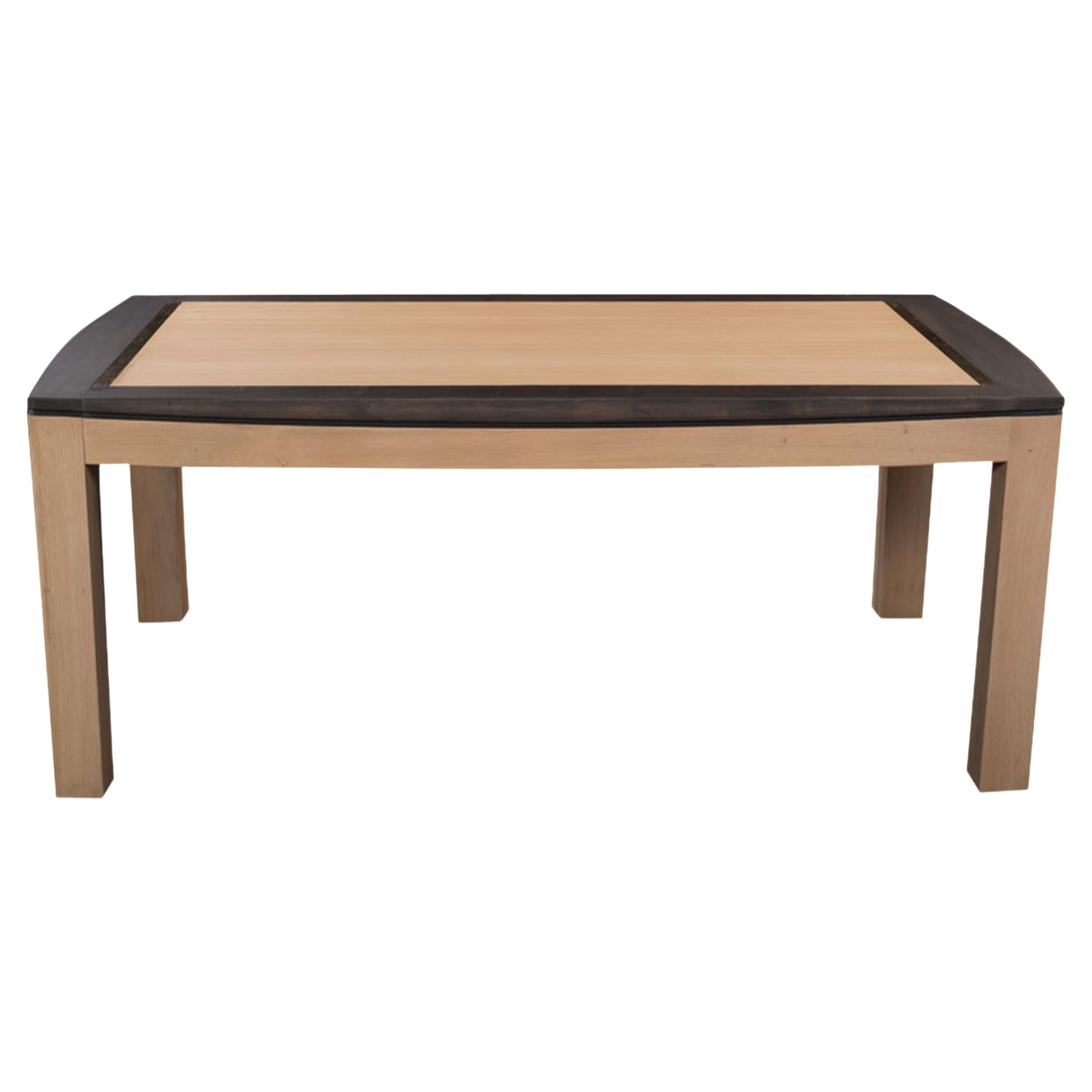 Table de salle à manger extensible en chêne, teinture blanchie et laque noire, vernis mat