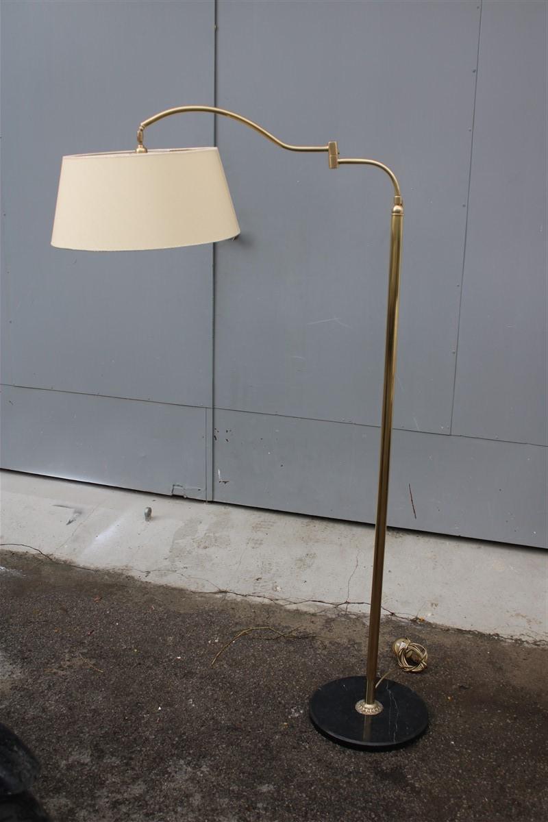 Extensible Floor Lamp in Brass Black Marble Base, Italy, 1950s In Good Condition In Palermo, Sicily