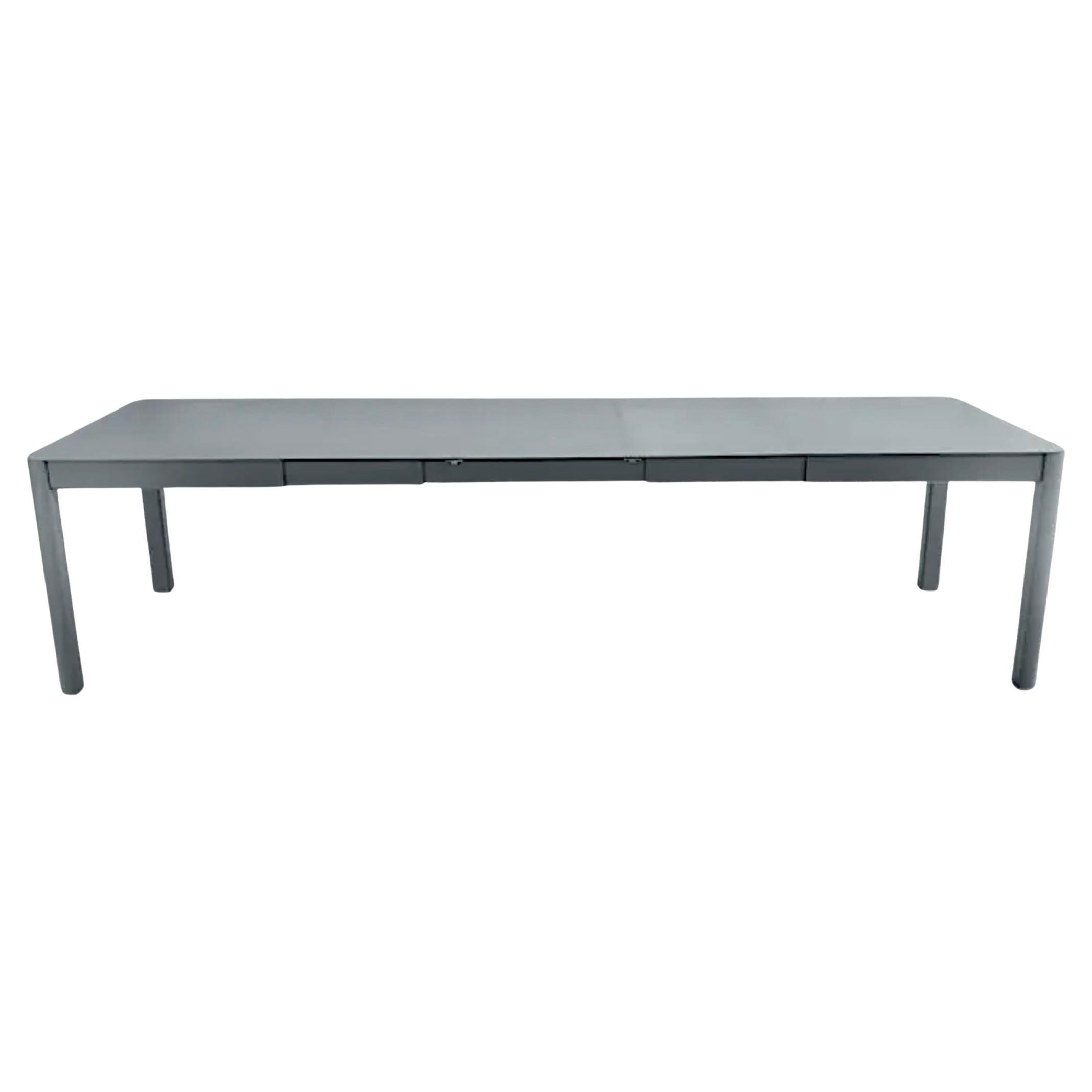 Tavolo da esterno allungabile Fermob Ribambelle XL 149/299 cm 59/118 in Grigio Tempesta in vendita