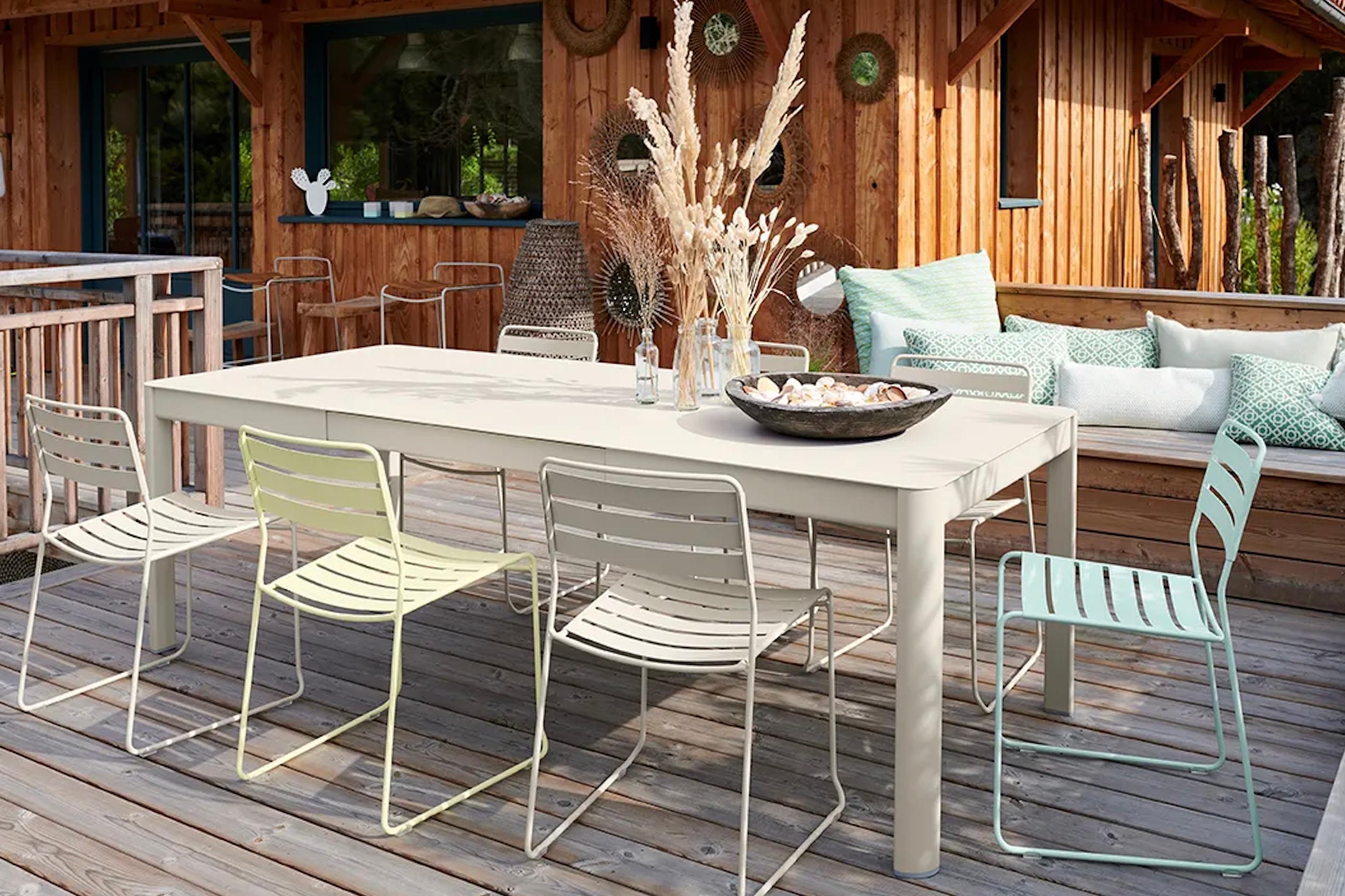 Table d'extérieur à rallonge Fermob Ribambelle XL 149/299 cm - 59/118 inch en vente 4