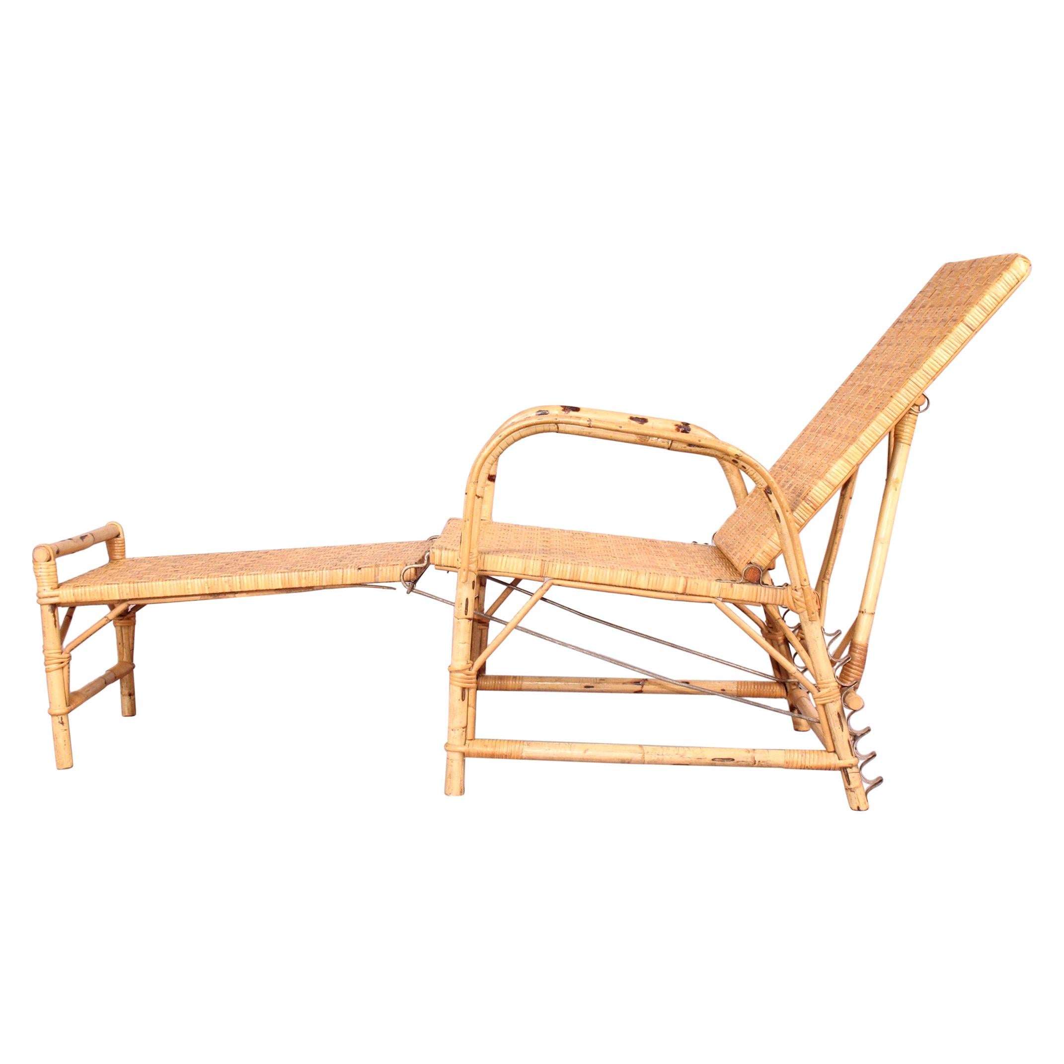 Elegant MidCentury Modern Italian Style Rattan and Wood Chaise Longue