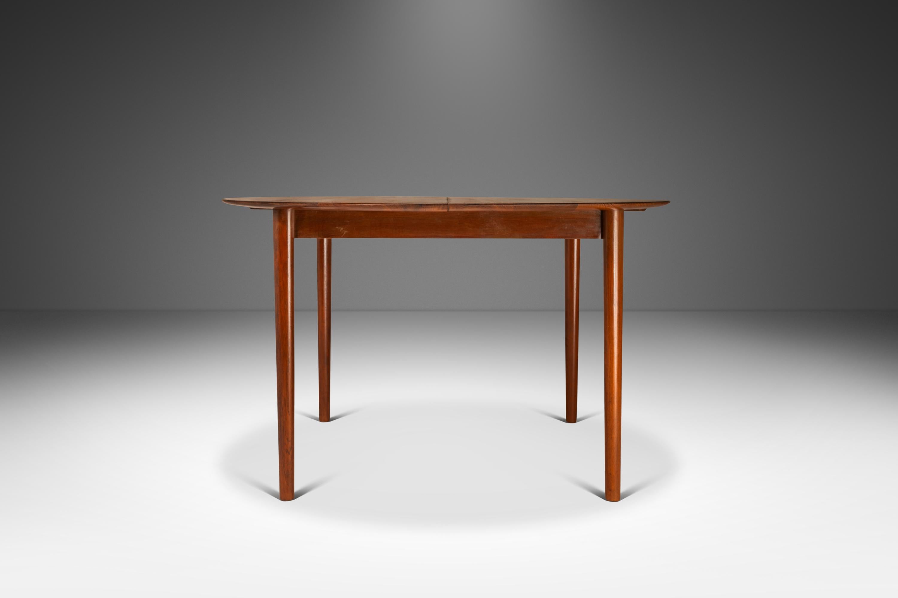 Extension Dining Table, Peter Hvidt & Orla Mølgaard for Søborg, Denmark, c. 1960 In Good Condition In Deland, FL
