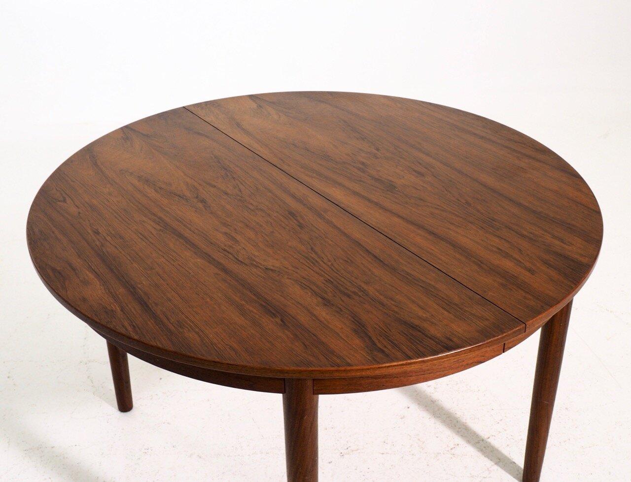 Mid-20th Century Extension table with one leave in fruitwood, 1960’s. For Sale