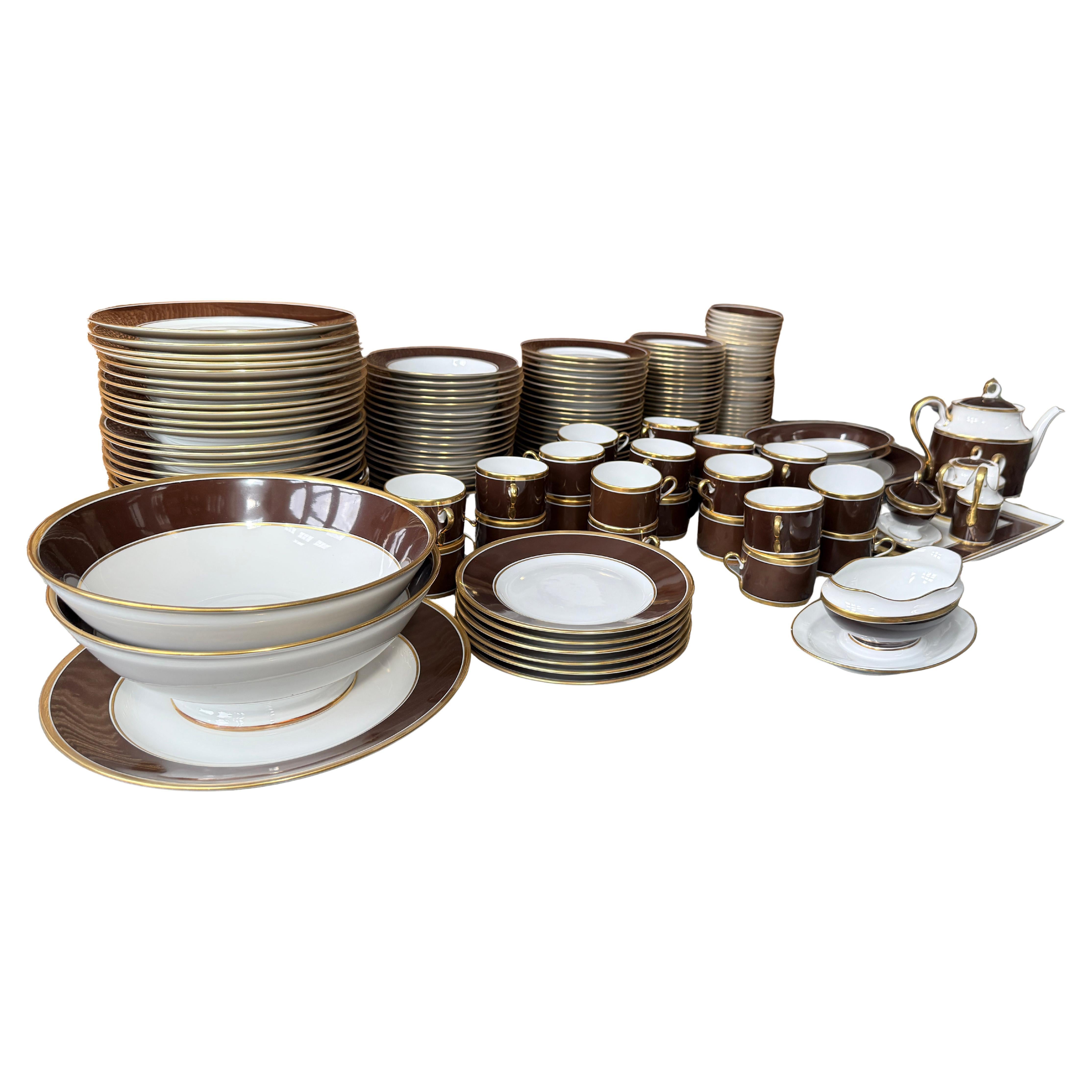 Contessa Brown
by RICHARD GINORI 1735
 
An exceptional and comprehensive porcelain dinner and tea service by Richard Ginori 1735, in the elegant and now-discontinued “Contessa Brown” pattern. Produced in Italy between 1982 and 1991, the design