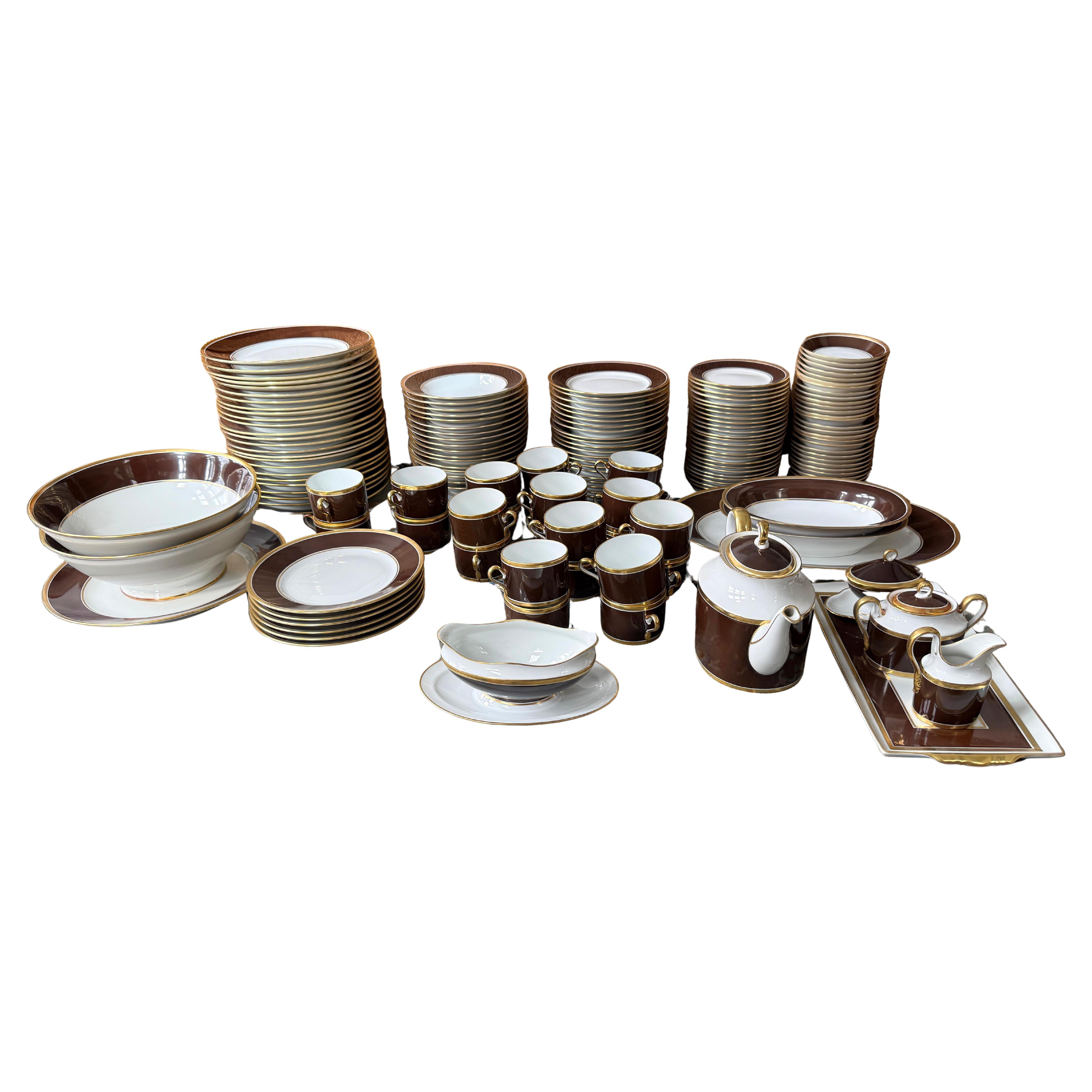 Extensive 159 Piece Richard Ginori Contessa Porcelain Dinner and Tea Service (Moderne der Mitte des Jahrhunderts) im Angebot