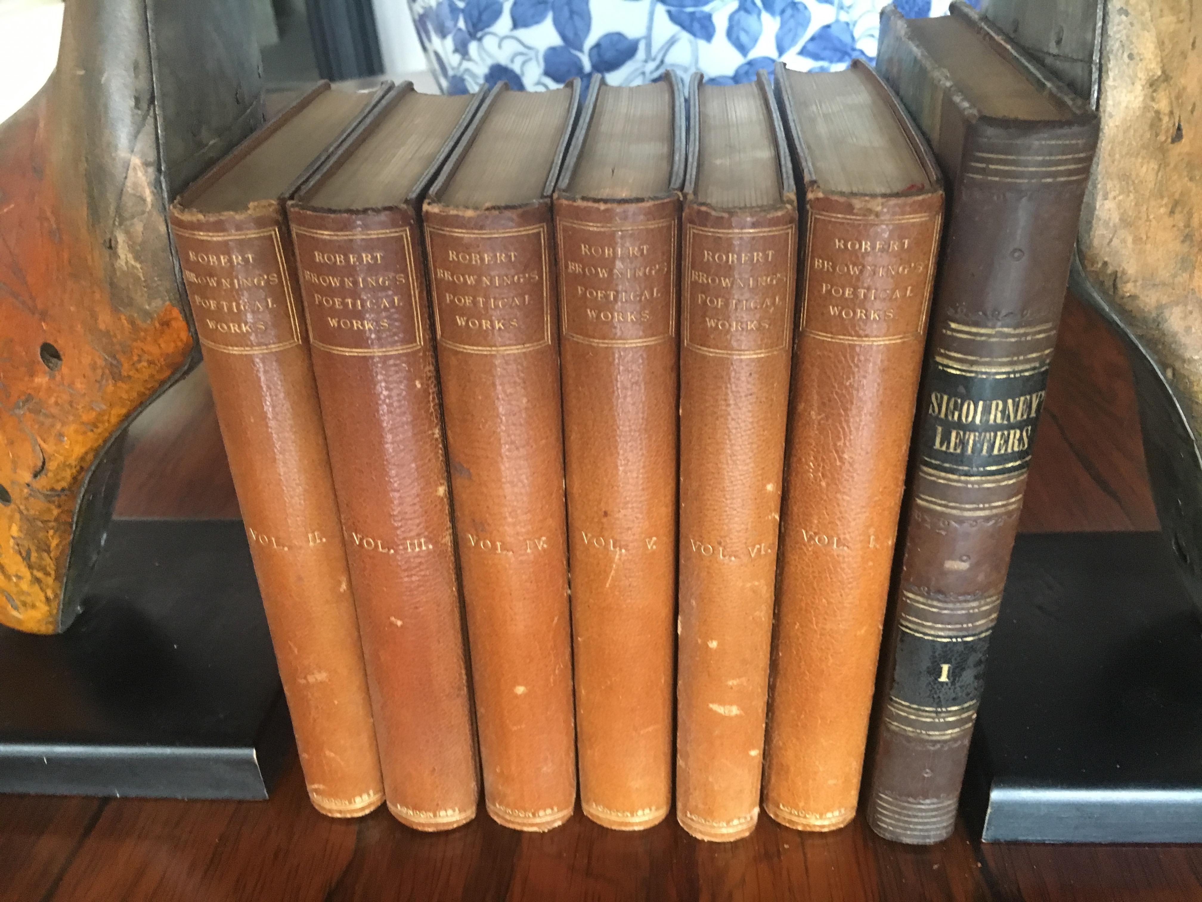 XIXe siècle Grande collection de livres reliés en cuir du 19ème siècle, prix par livre anglais en vente