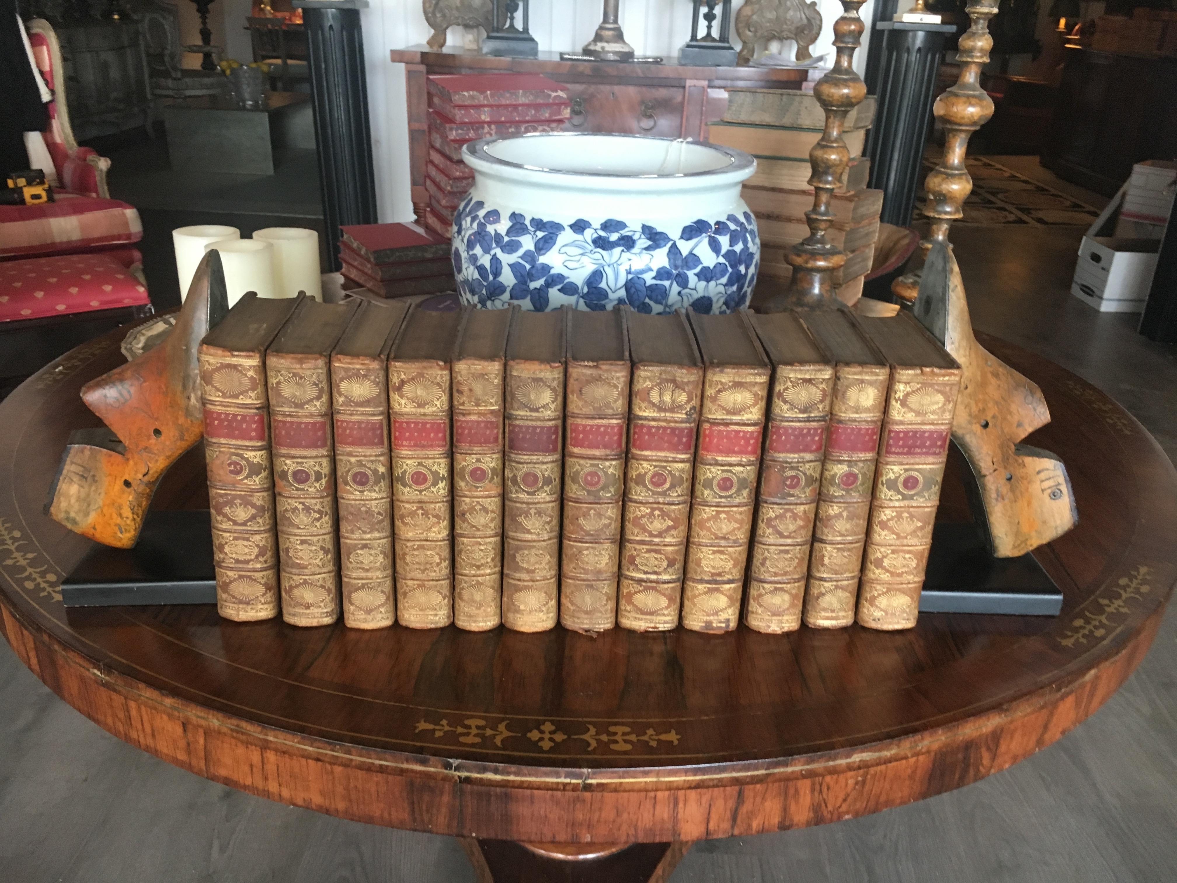 Cuir Grande collection de livres reliés en cuir du 19ème siècle, prix par livre anglais en vente