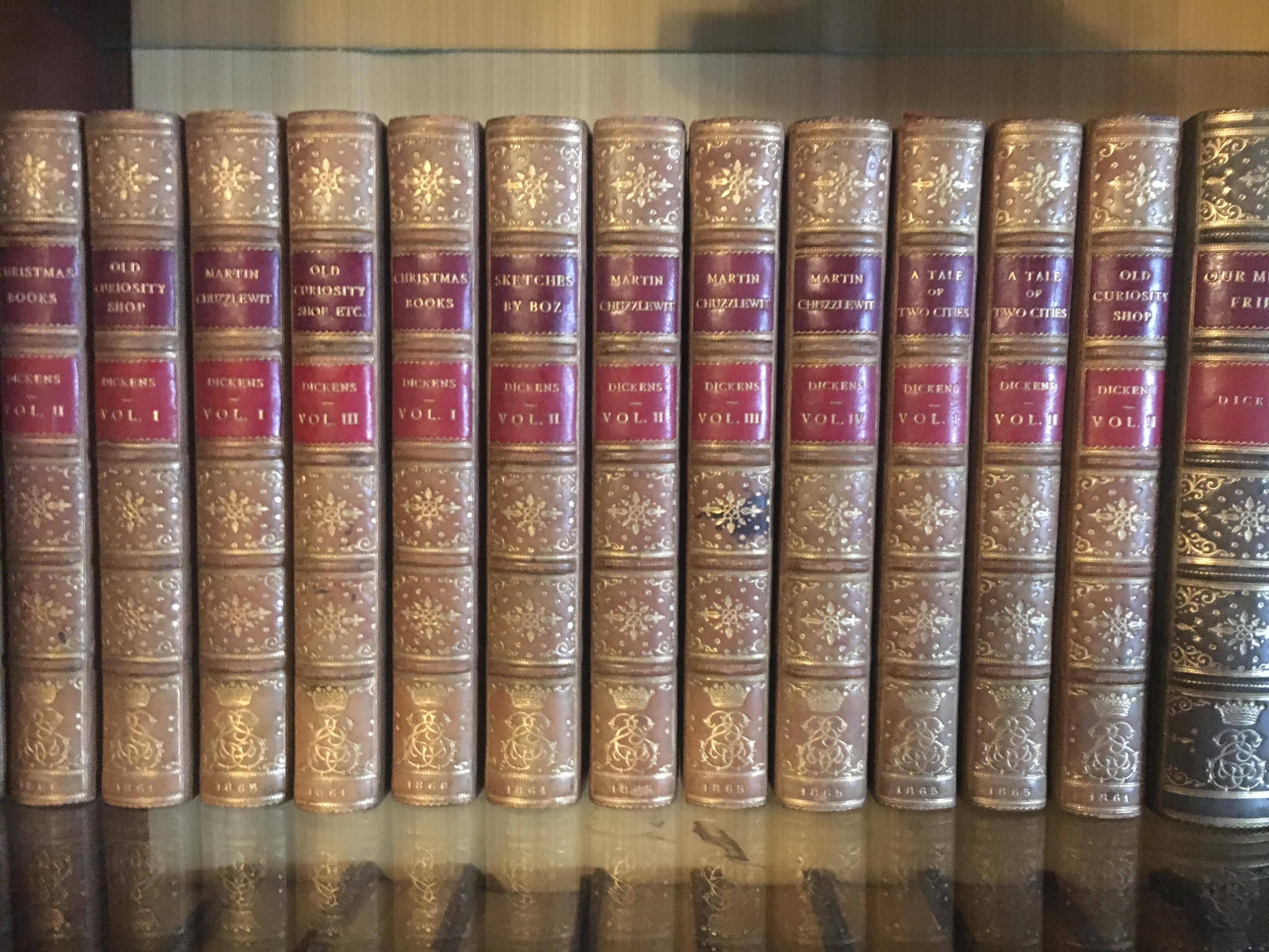 Umfangreiche Sammlung von ledergebundenen Büchern aus dem 19. Jahrhundert Preis pro Buch Englisch im Angebot 2