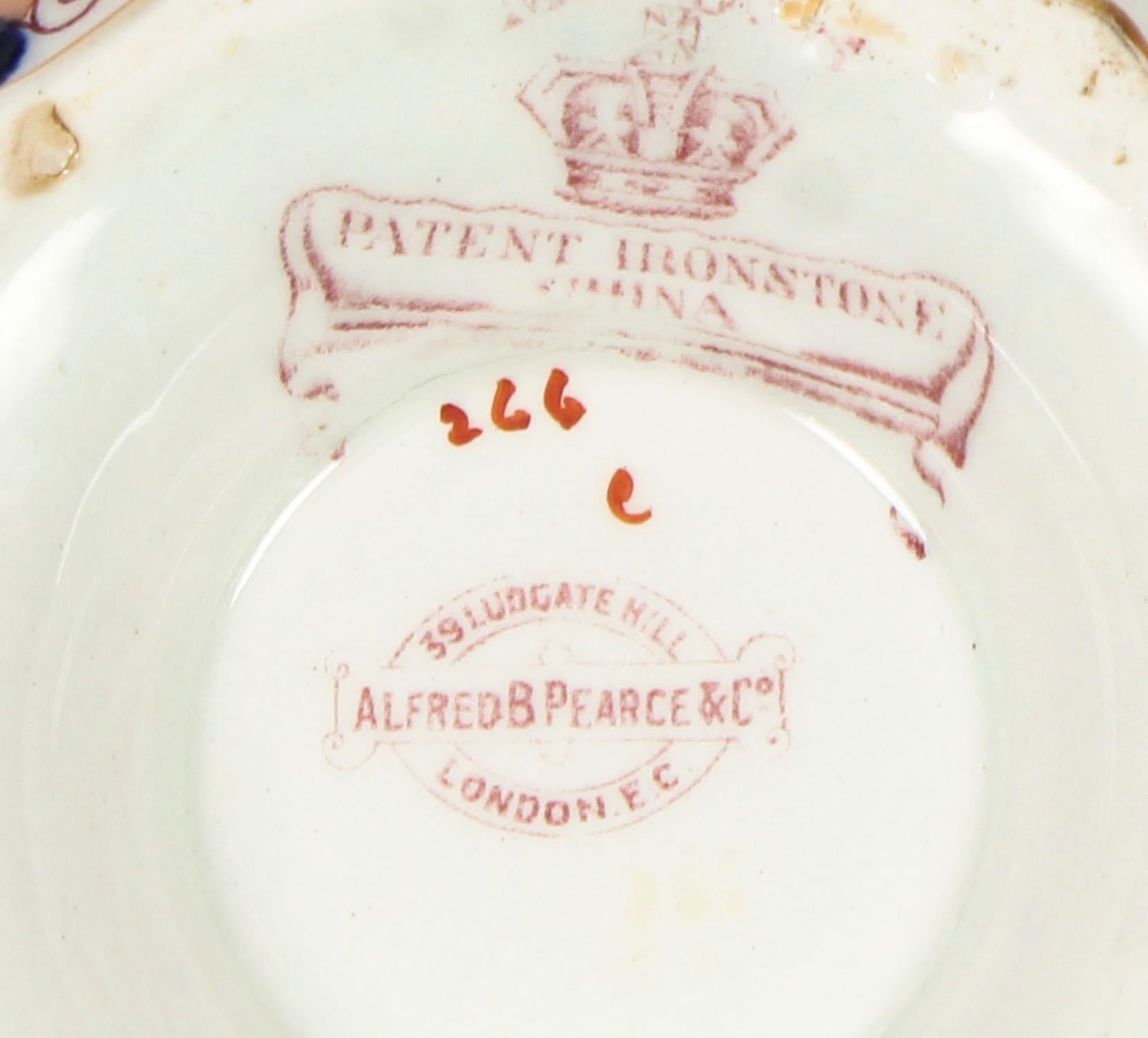 Extensive Mason's Patent Ironstone 101 Piece China Dinner Service 19th Century 5