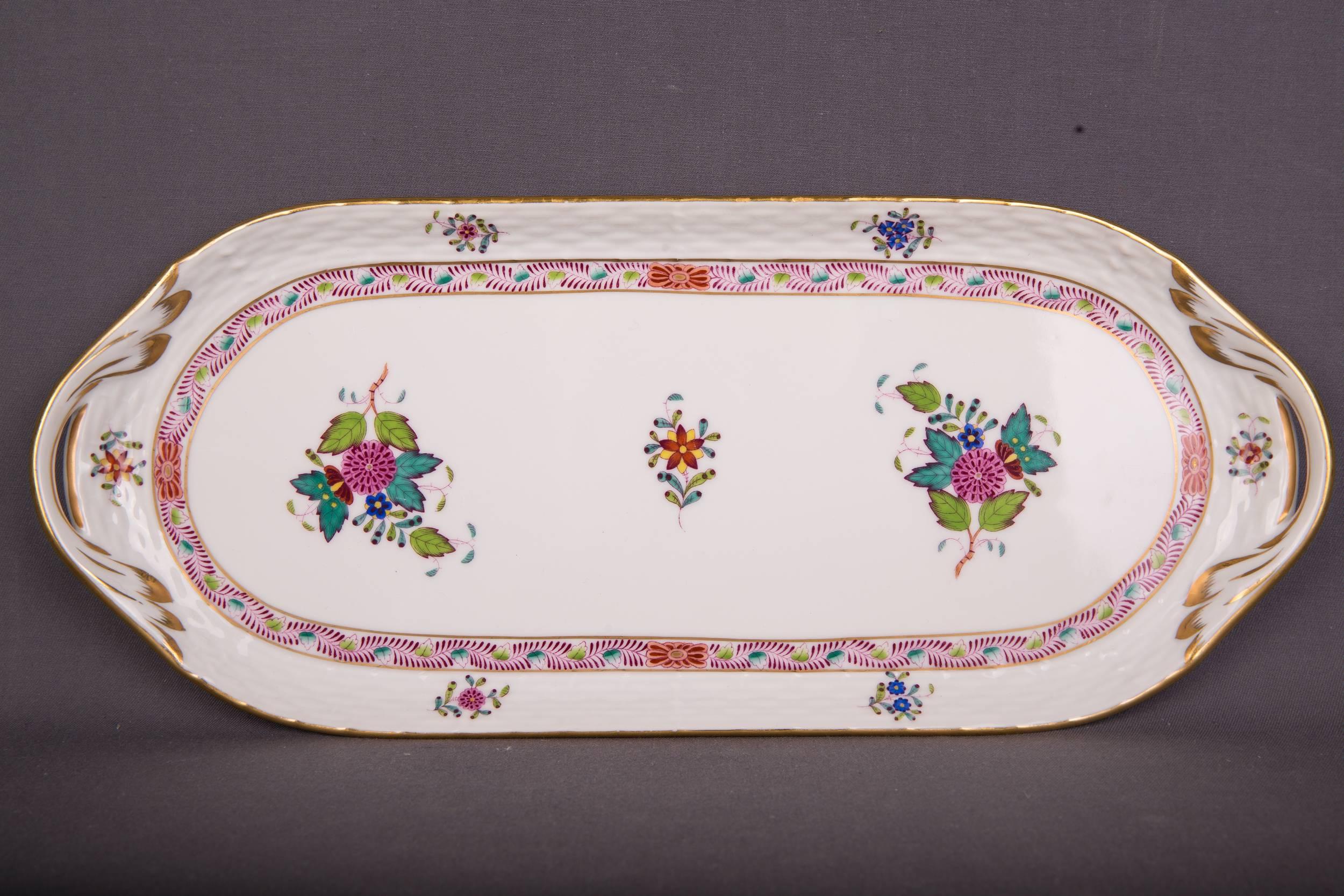 Extensive Rare Herend Dining Service Porcelain with a Lot of Flowers and Gold For Sale 3