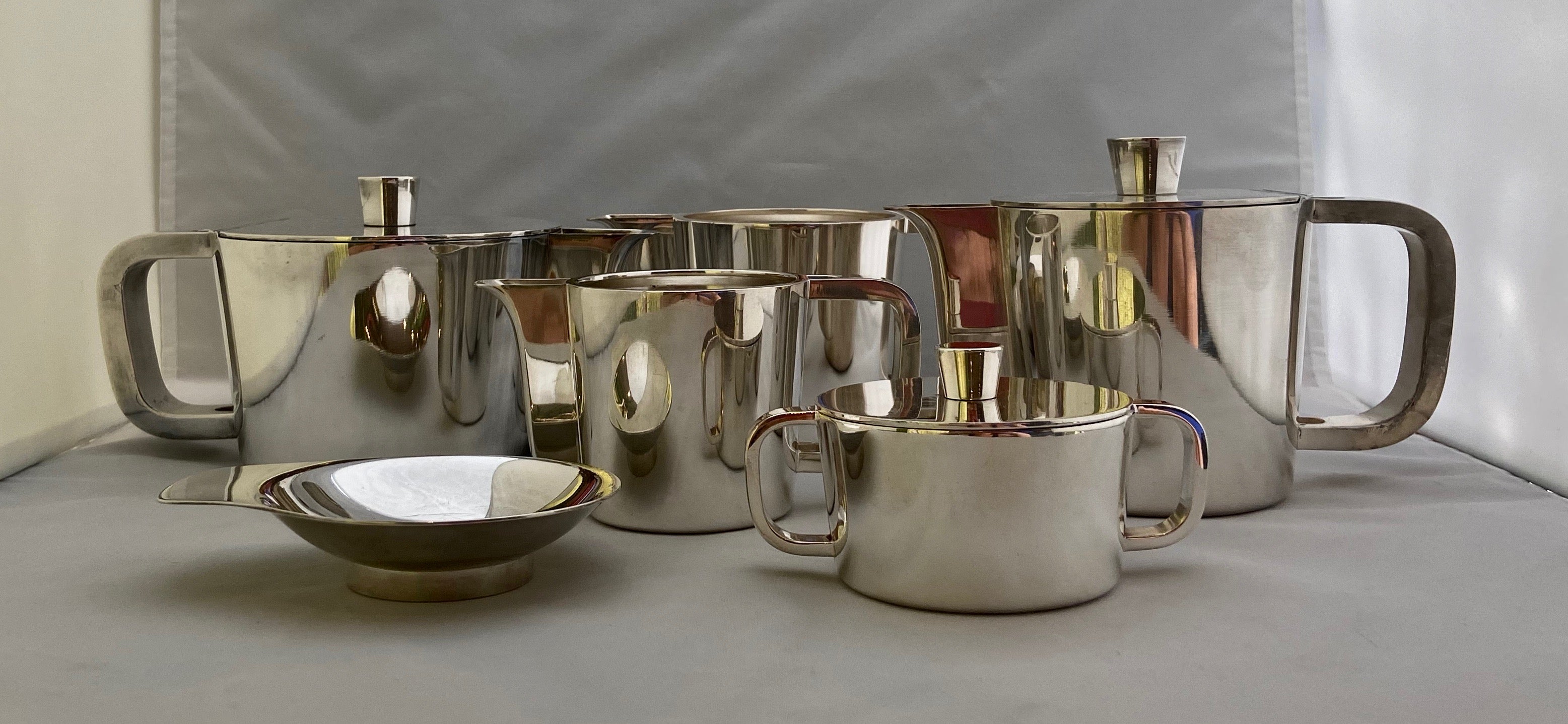 Mid-Century Modern Extensive Silver Plated Gio Ponti Coffee and Tea Set on a Tray, Arthur Krupp