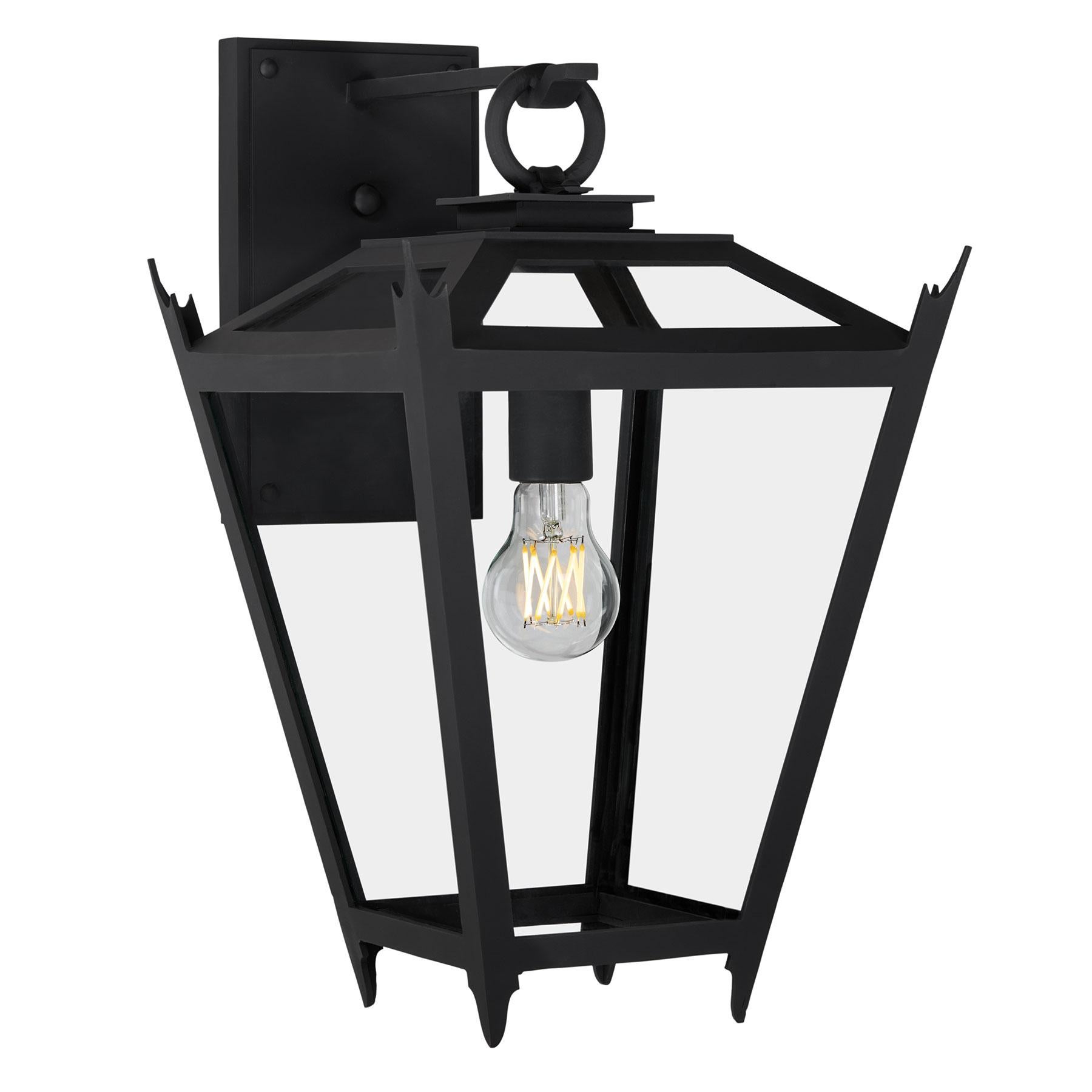 Neocoloniale Lanterna da esterno in ferro battuto realizzata a mano in stile coloniale francese in vendita