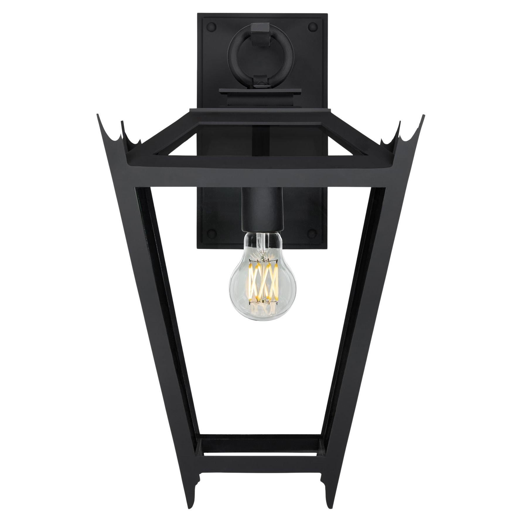 Lanterna da esterno in ferro battuto realizzata a mano in stile coloniale francese in vendita