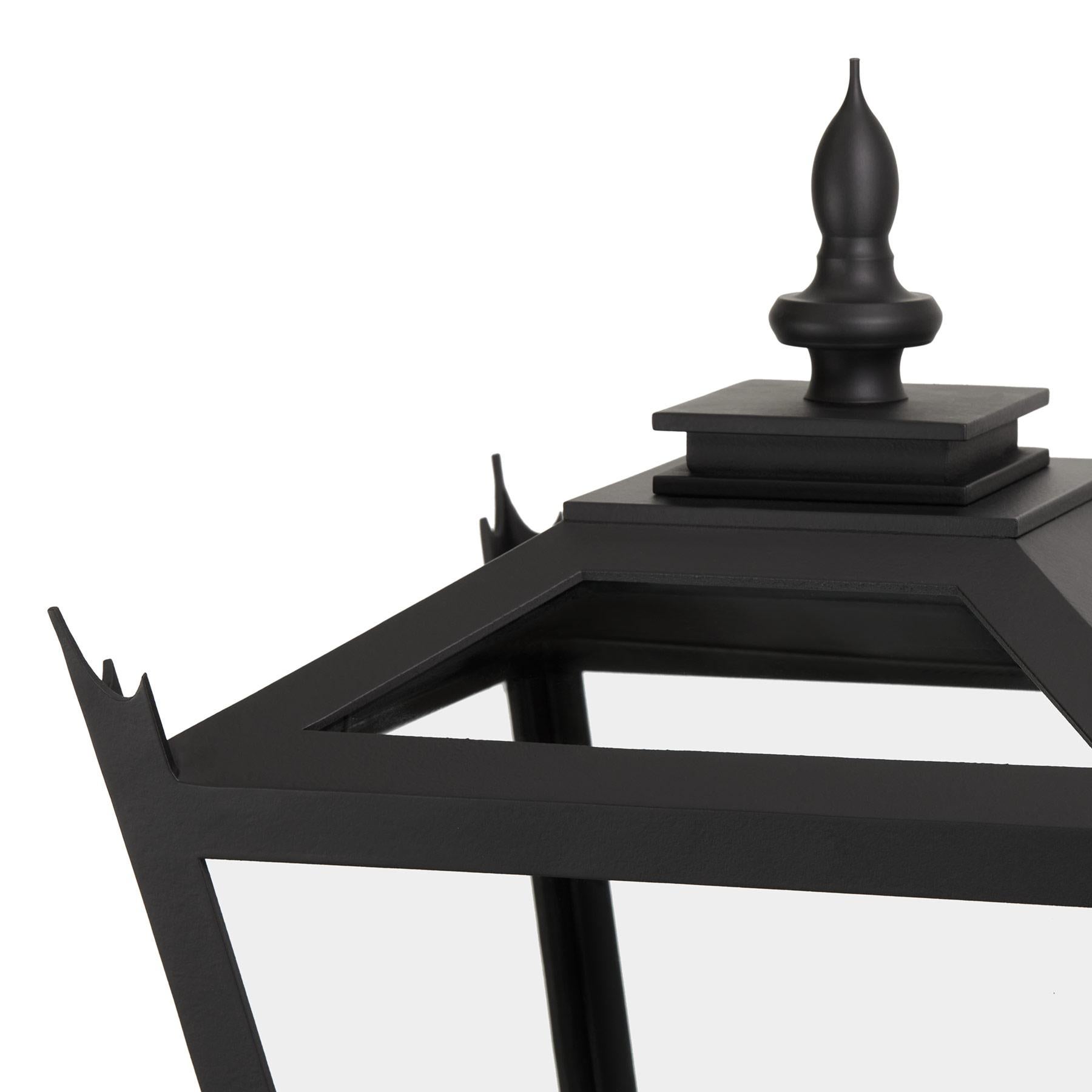 Forgiato Palo da esterno Coloni francese realizzato a mano, luce per palo da esterno in vendita