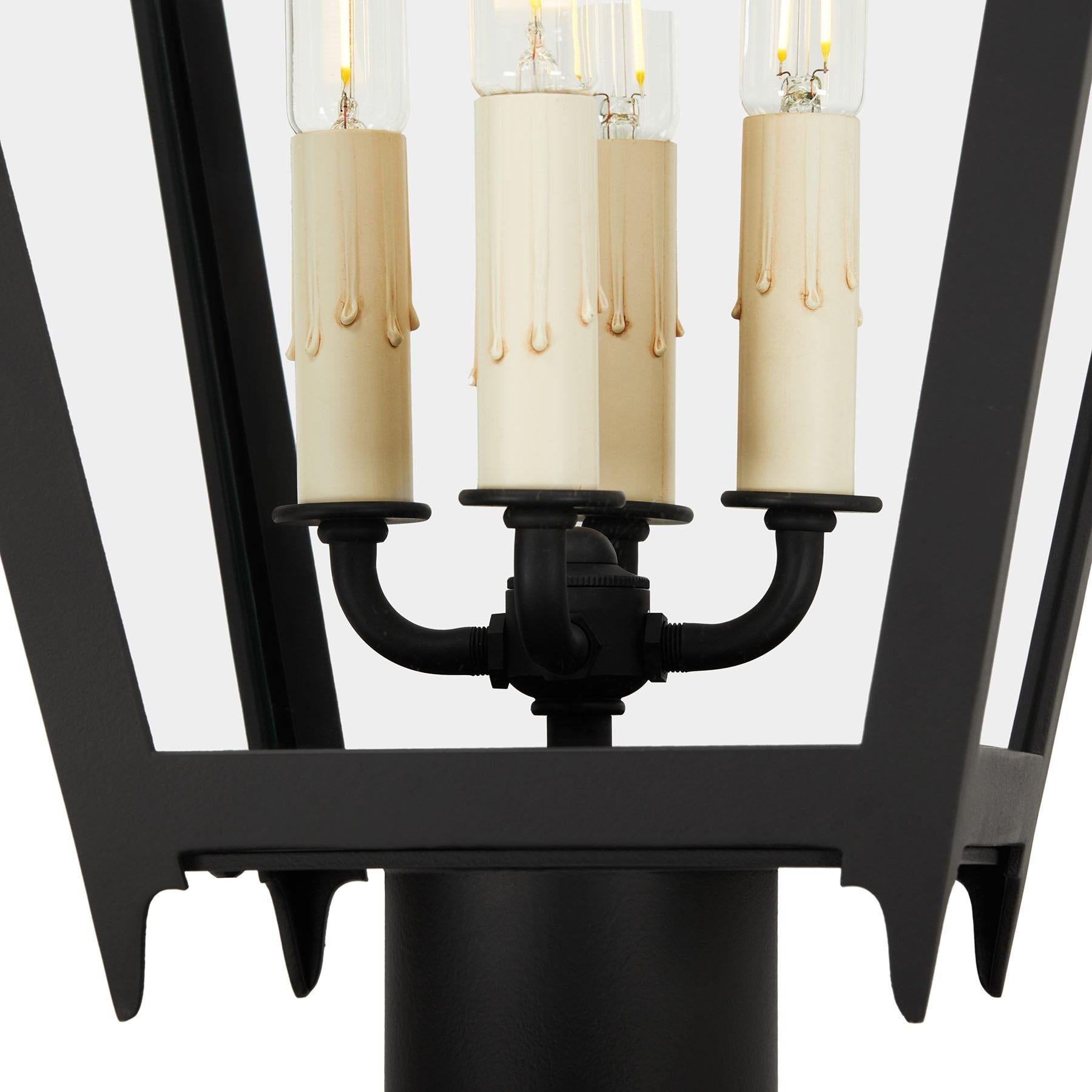 XXI secolo e contemporaneo Palo da esterno Coloni francese realizzato a mano, luce per palo da esterno in vendita