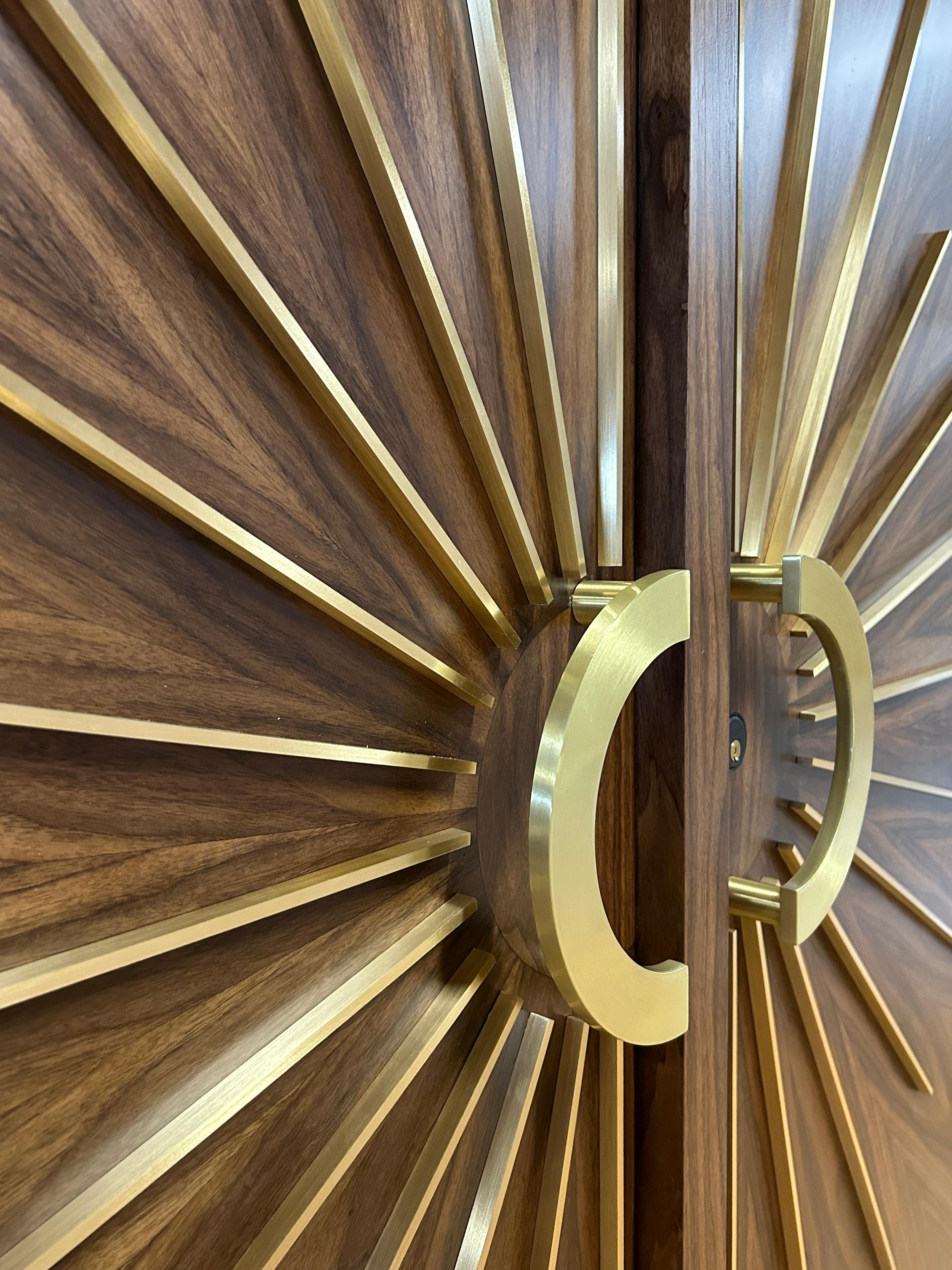 Puerta de Entrada Doble Exterior Modernista Radial Sunburst hecha a mano en EE.UU. Estadounidense en venta
