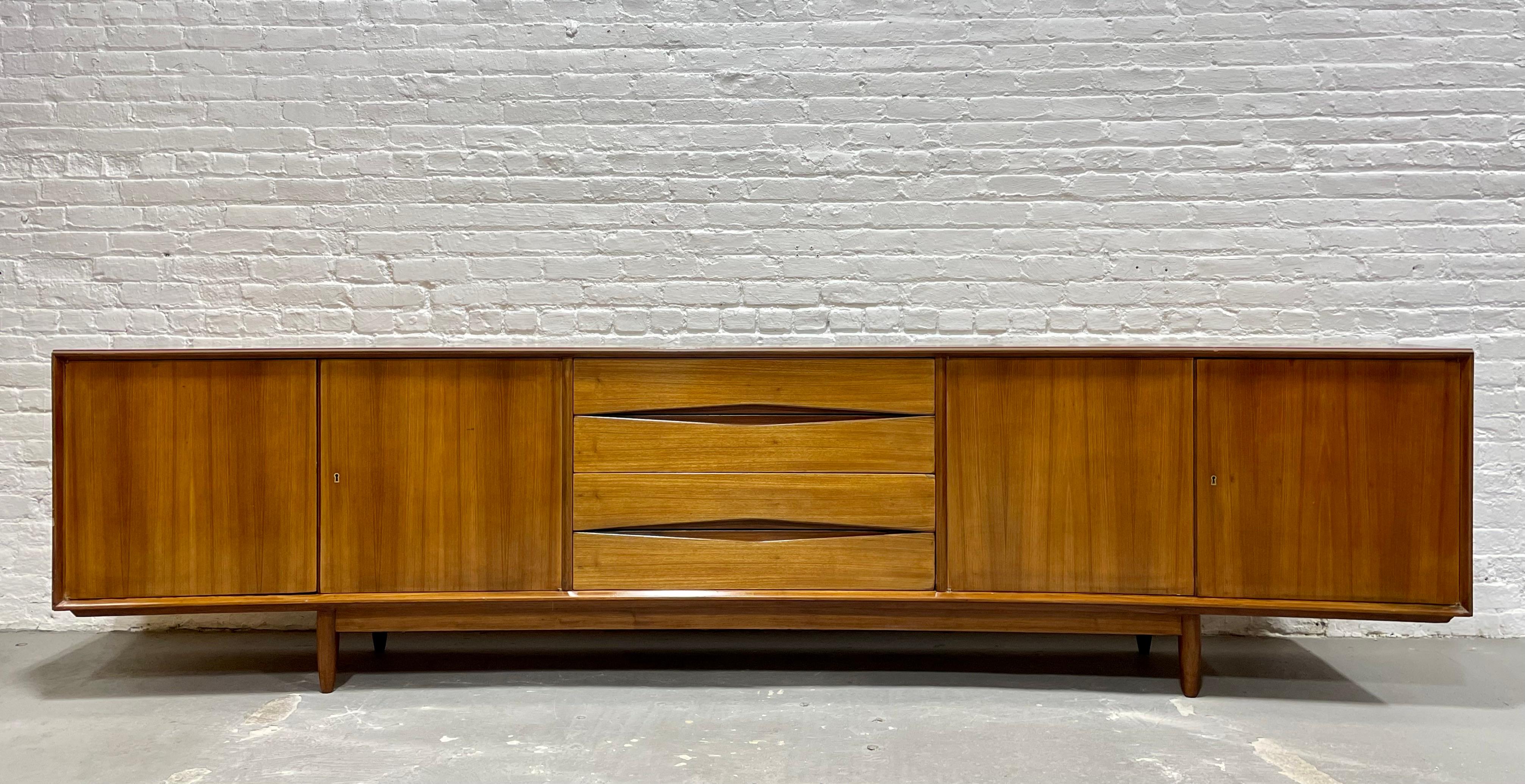 Extra extra Long MONUMENTAL Mid Century MODERN CREDENZA / Sideboard In Good Condition In Weehawken, NJ