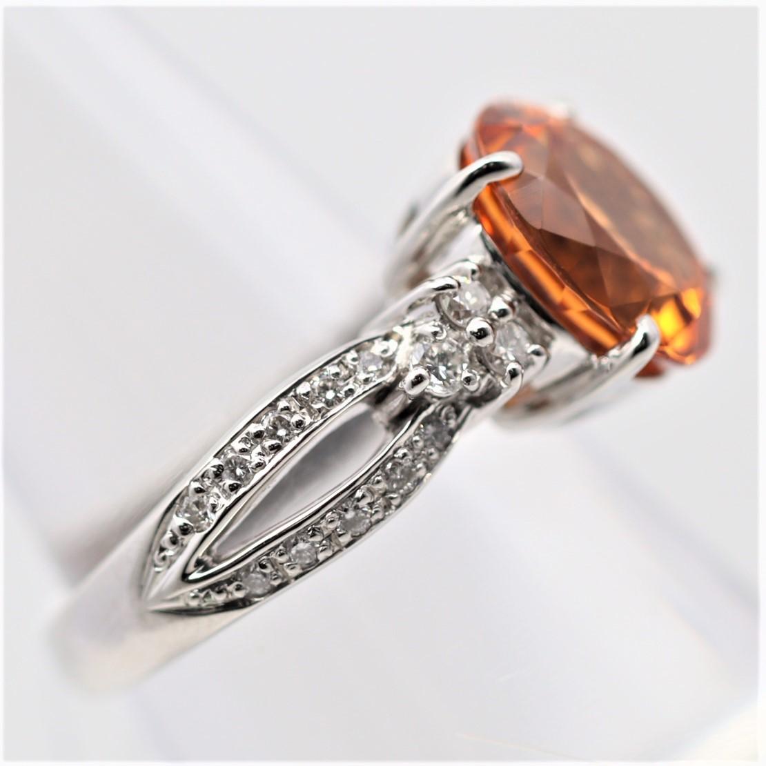 Extra-Fine Mandarin Garnet Diamond Platinum Ring In New Condition For Sale In Beverly Hills, CA