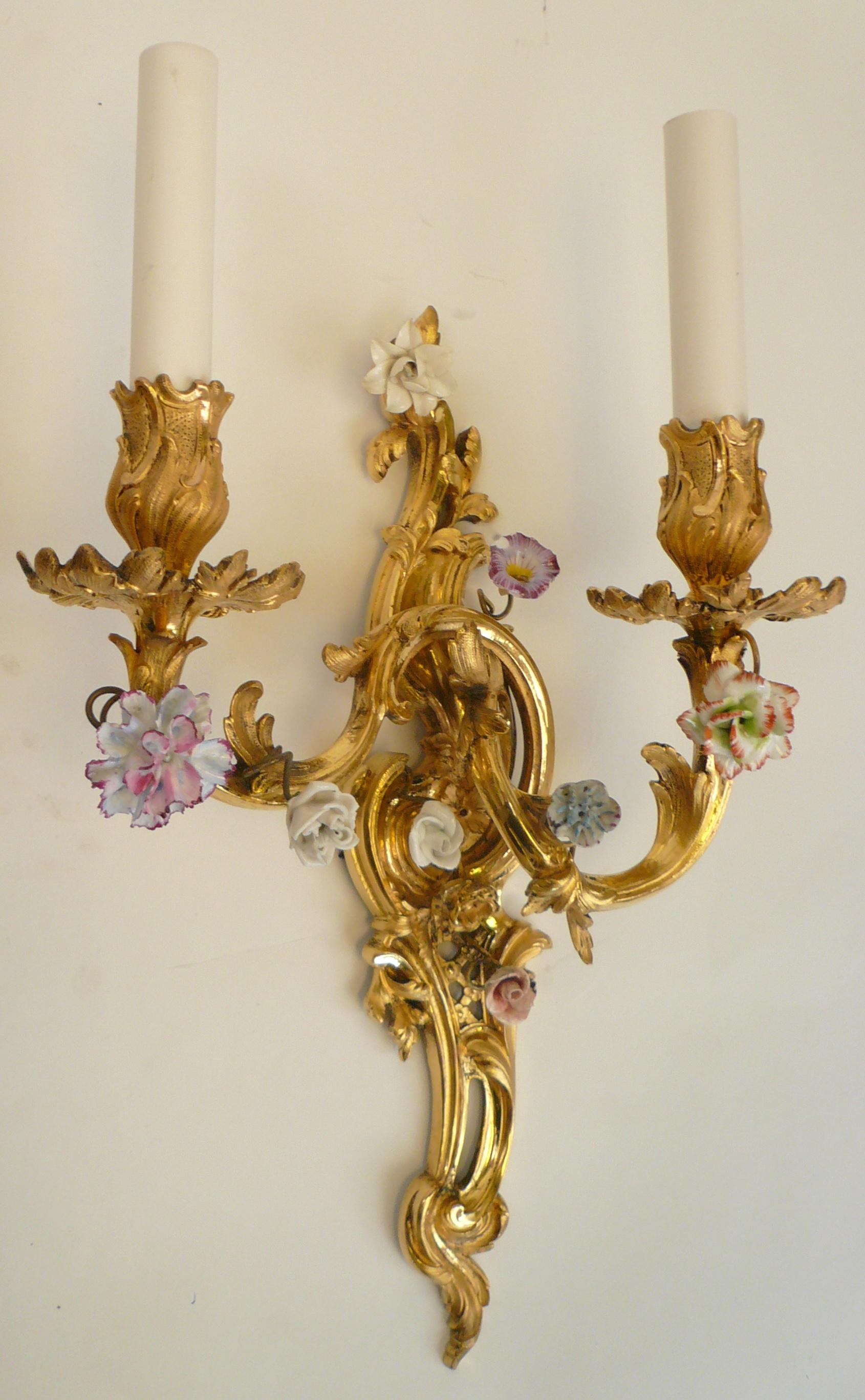 Extra Fine Pair of Louis XV Style Gilt Bronze and Porcelain Flower Sconces 3