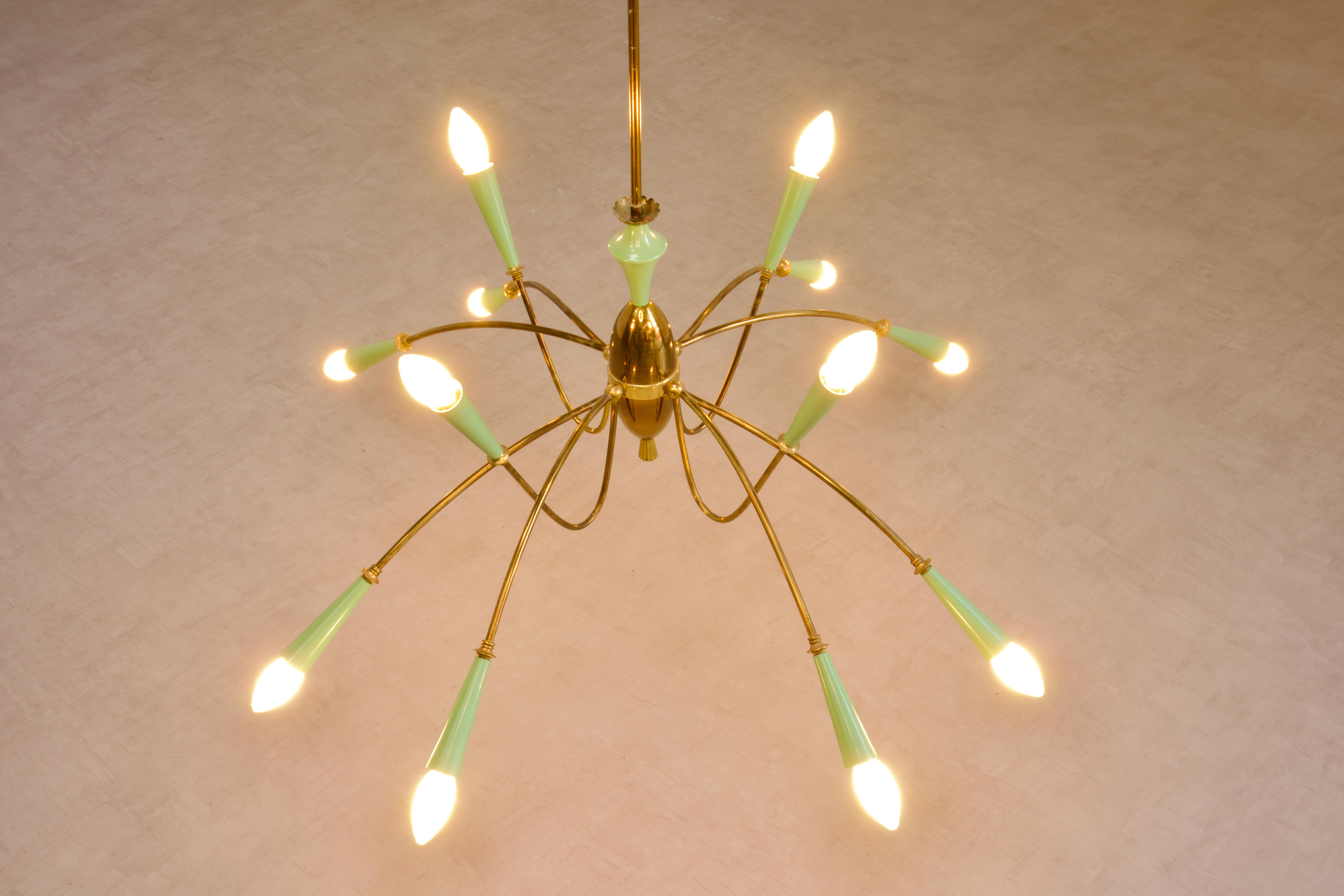 Extra Large 12-buIb Italian Mid Century Brass Chandelier, Oscar Torlasco Attr. For Sale 1