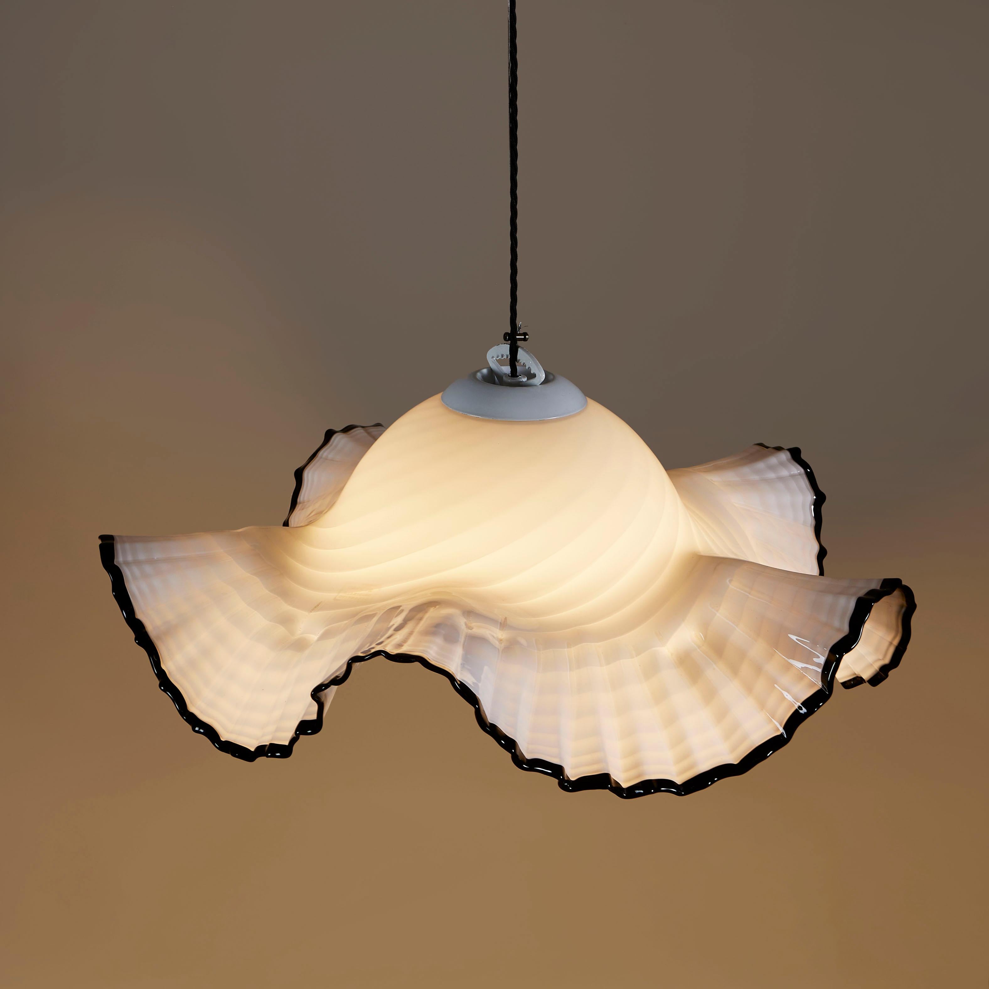 Extra large 1960s Murano 'Fazzoletto' frilly white and black ceiling pendant In Good Condition In London, GB