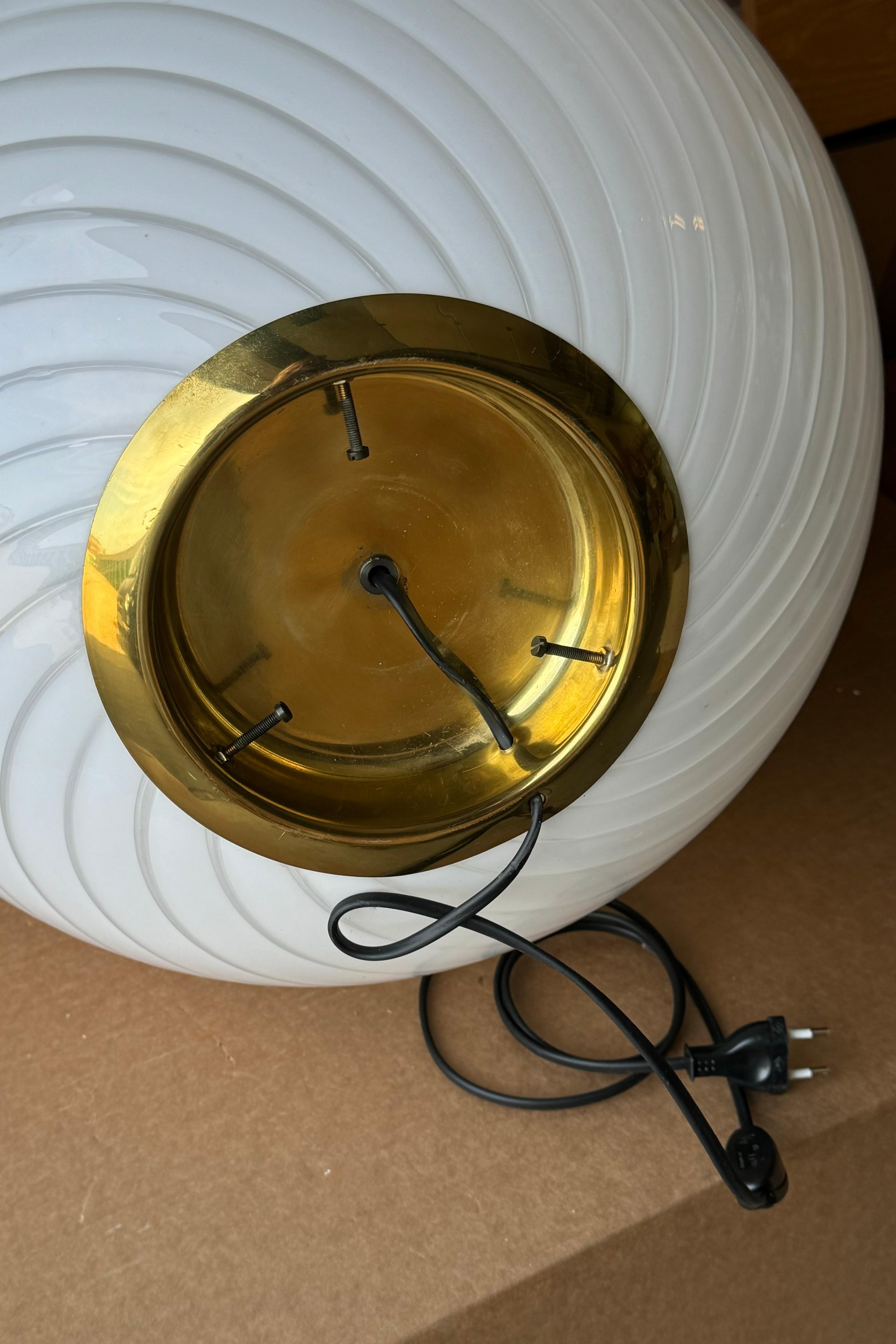 Late 20th Century Extra Large 1970s Italian Murano Mouth Blown Swirl floor table lamp For Sale
