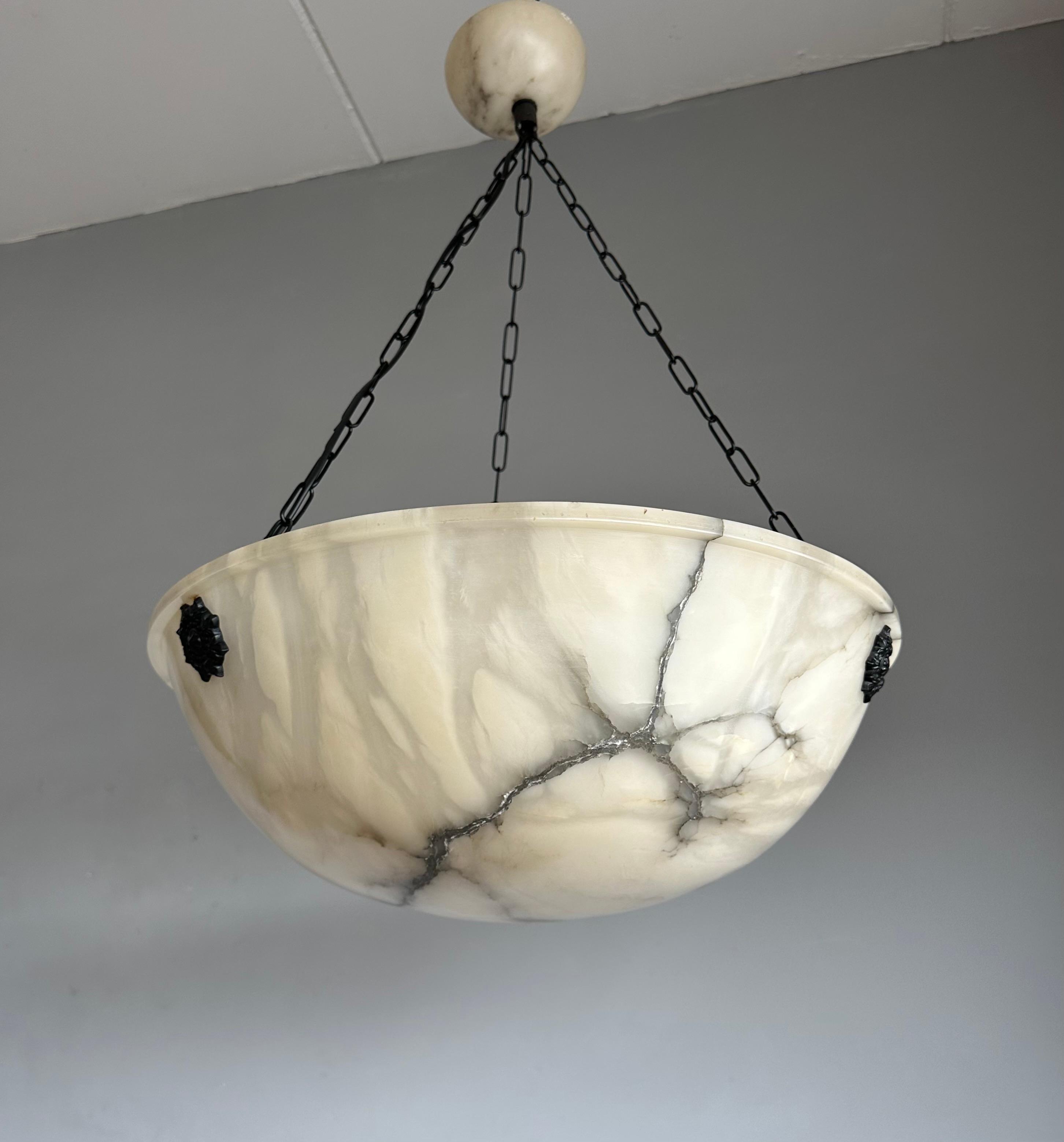 Extra großer 21,8Ø & schönster Art Deco-Kronleuchter aus weißem und schwarzem Alabaster im Angebot 6
