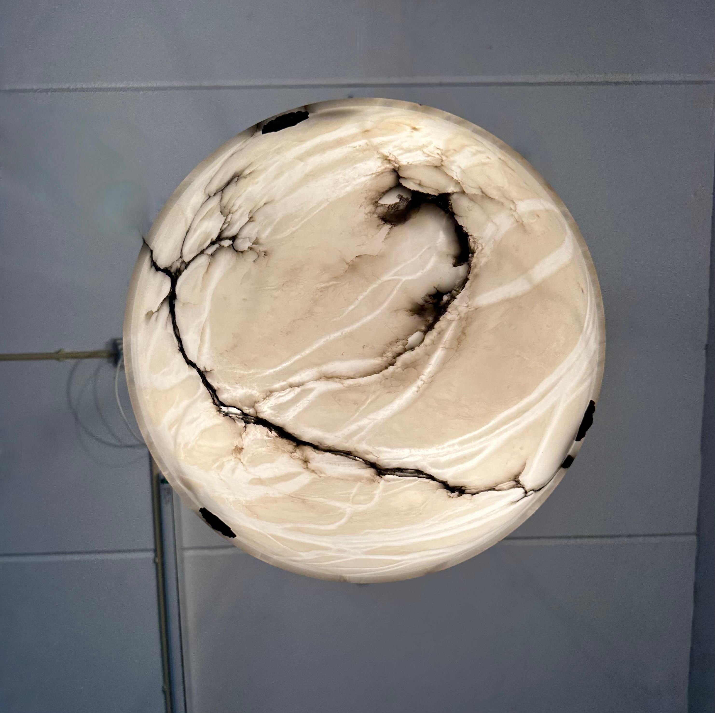 Extra großer 21,8Ø & schönster Art Deco-Kronleuchter aus weißem und schwarzem Alabaster im Angebot 10
