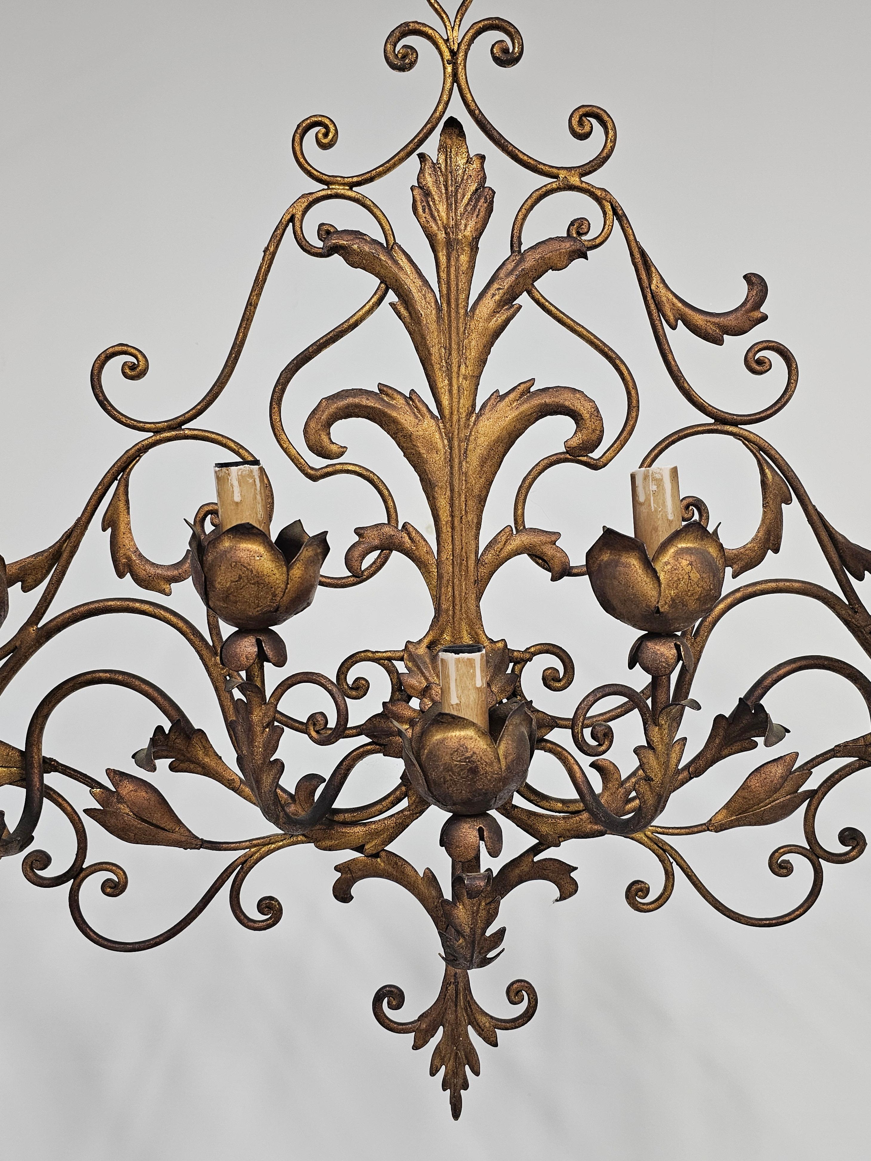 Extra Large 7-Arm Sconce done in gilt metal, featuring acanthus leaf by Palladio In Good Condition For Sale In Beograd, RS