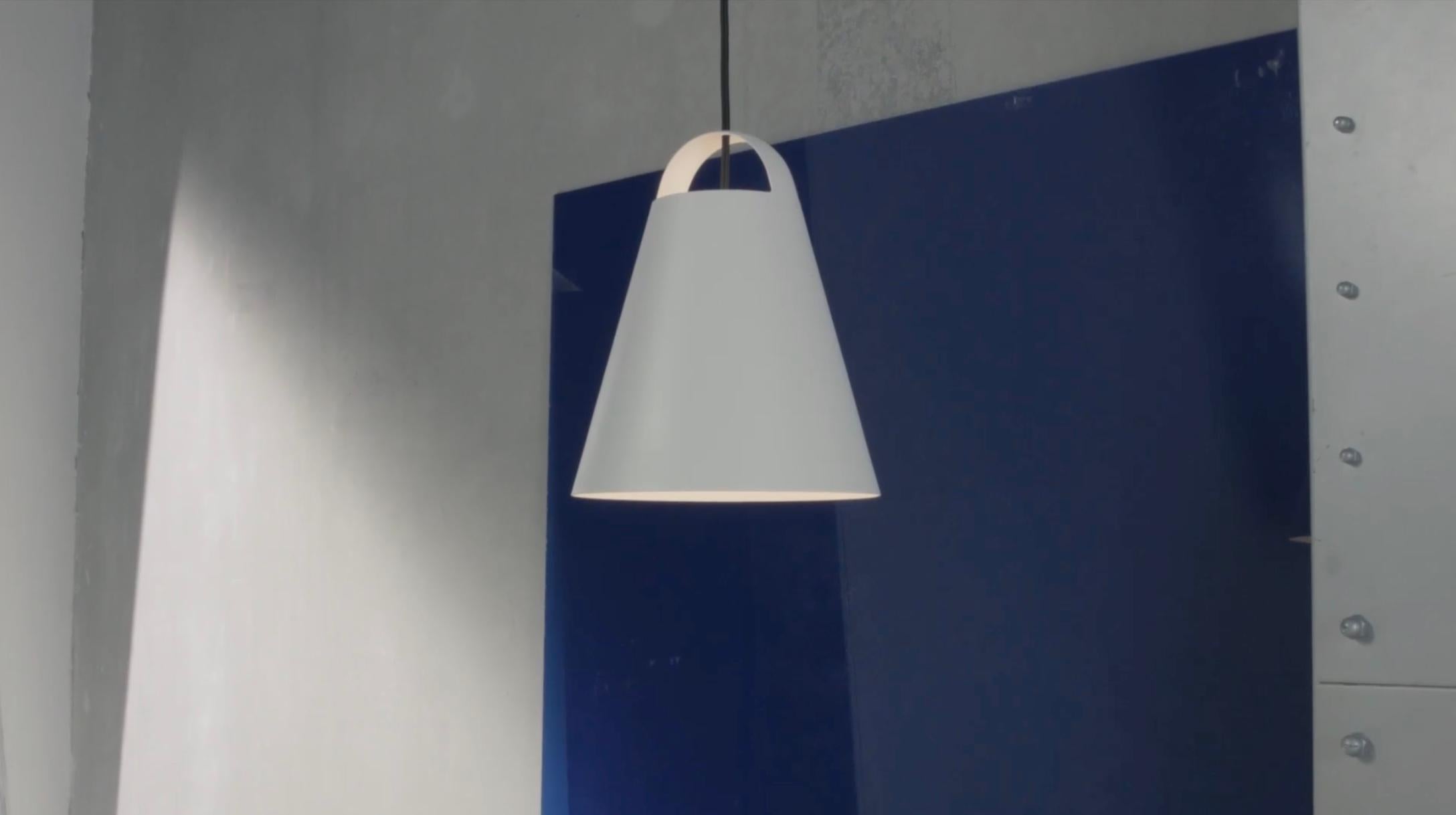 Danois Très grande lampe à suspension Above 21,7 en blanc de Louis Poulsen