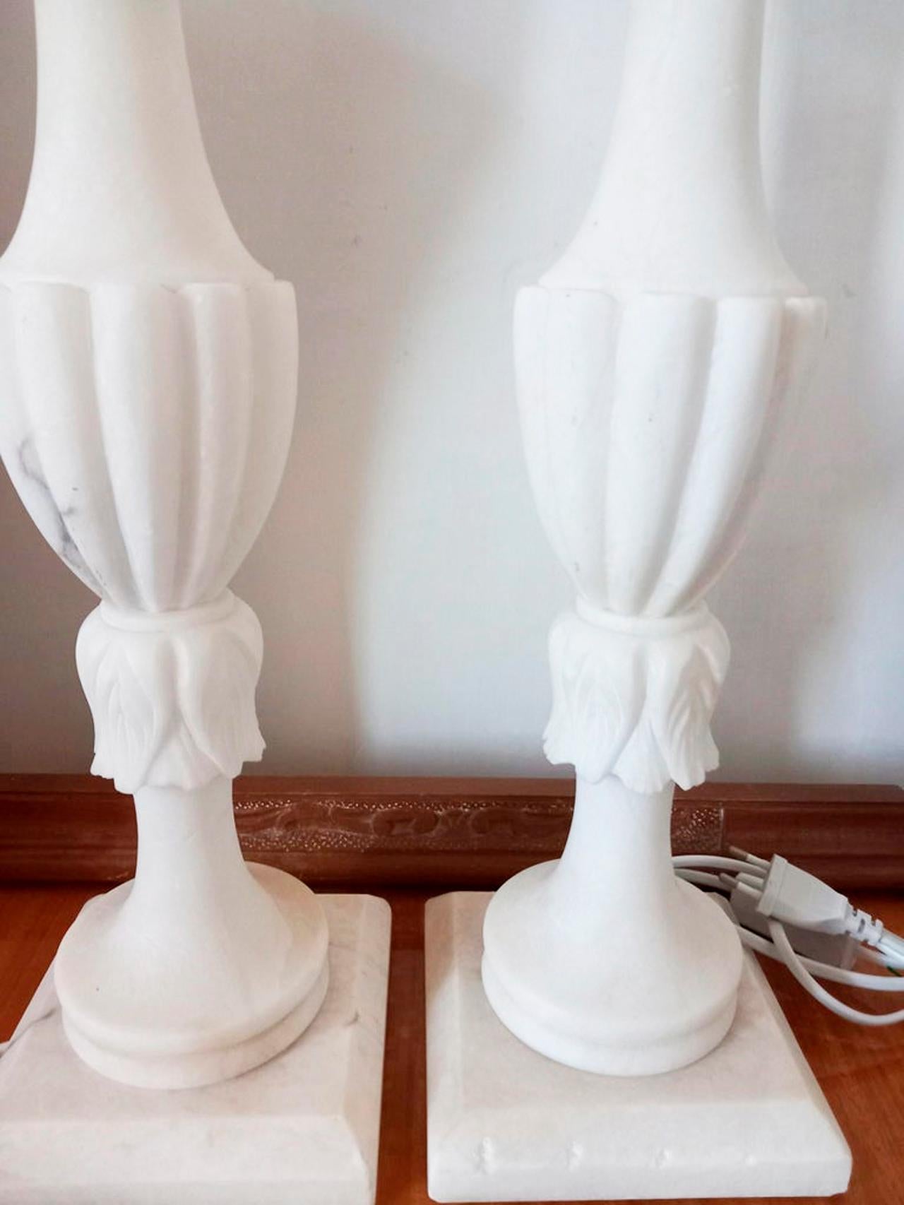  Très grandes lampes de table en albâtre ou en marbre  Couleur blanche 57 cm (sans écrans) en vente 3
