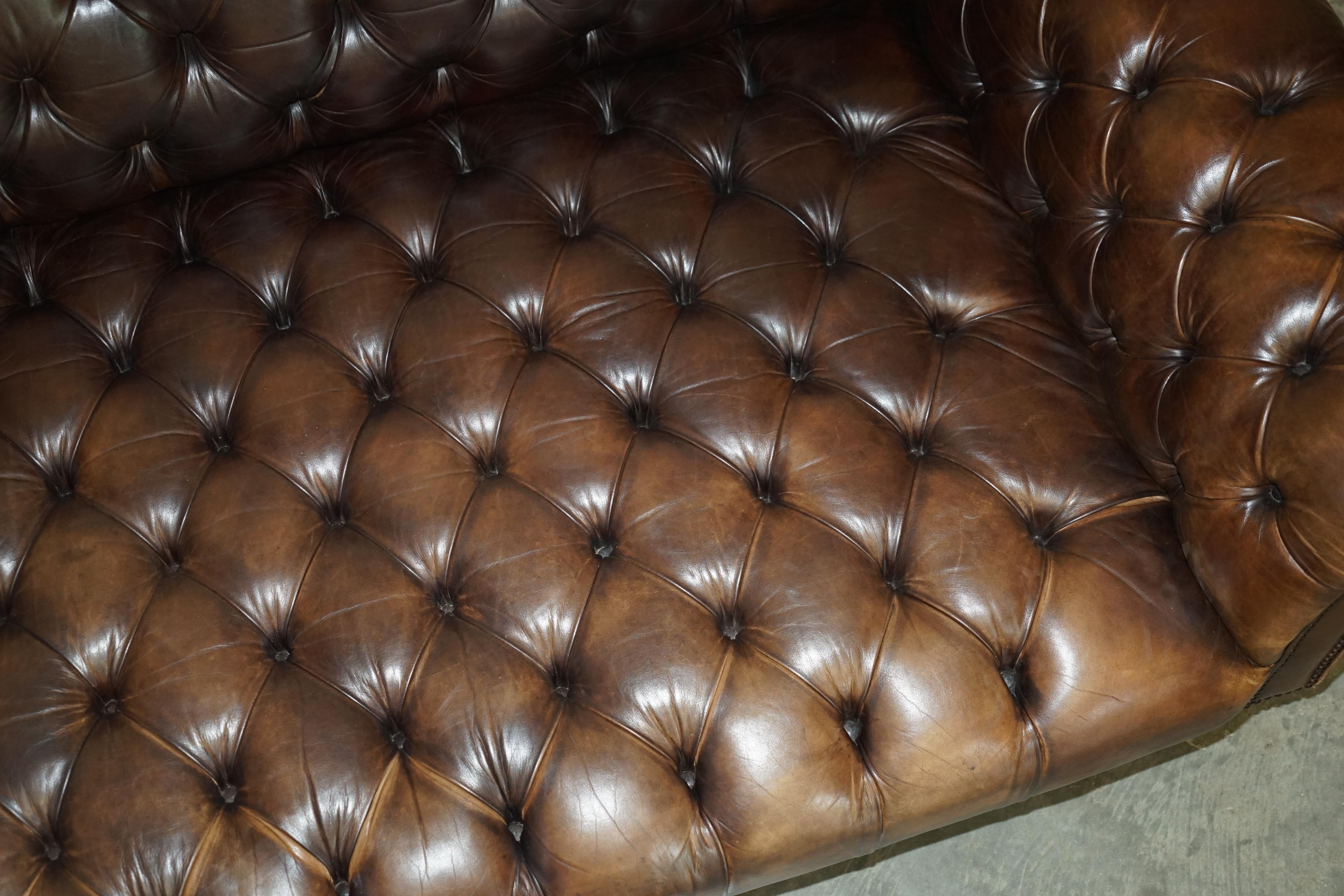 SOFA extra large et épaisse de style ViNTAGE en cuir marron teint à la main en vente 2