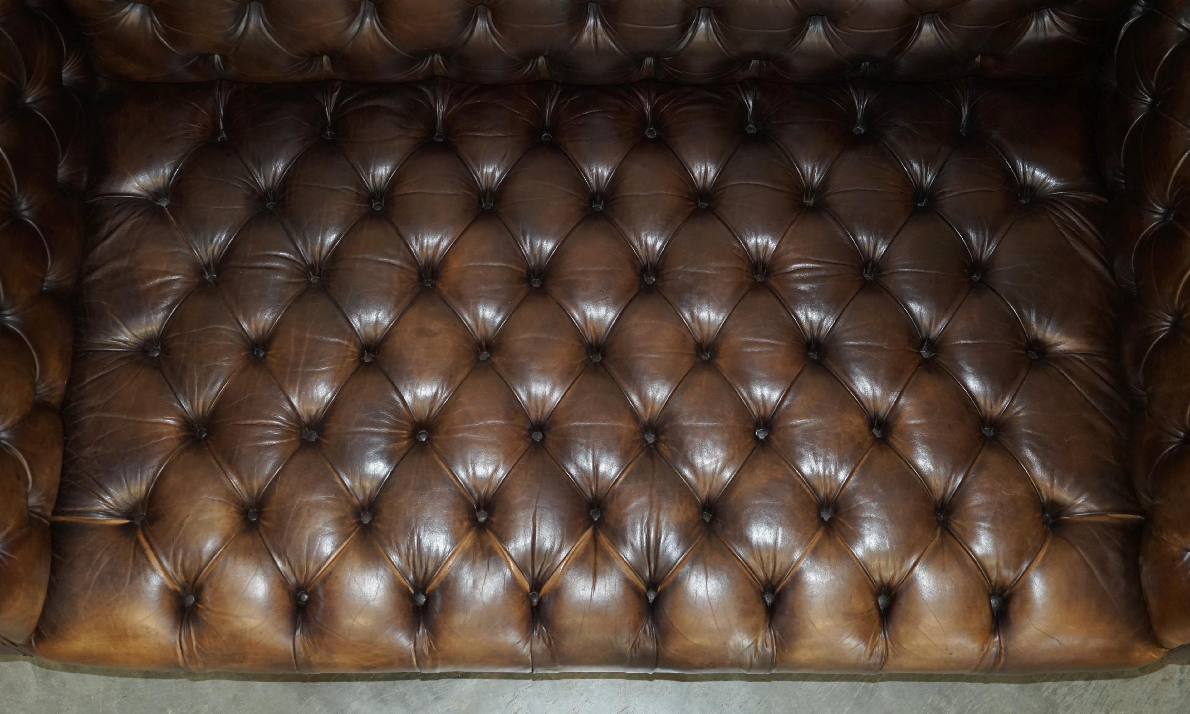 Cuir SOFA extra large et épaisse de style ViNTAGE en cuir marron teint à la main en vente