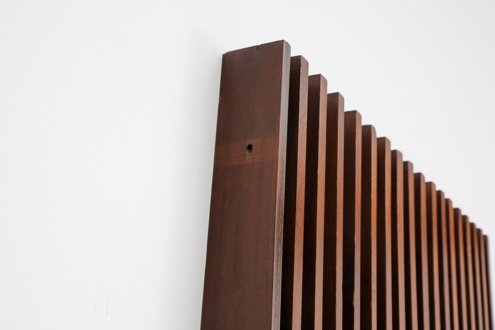 Perchero de pared extra grande y pesado de listones de teca italiana en venta 10