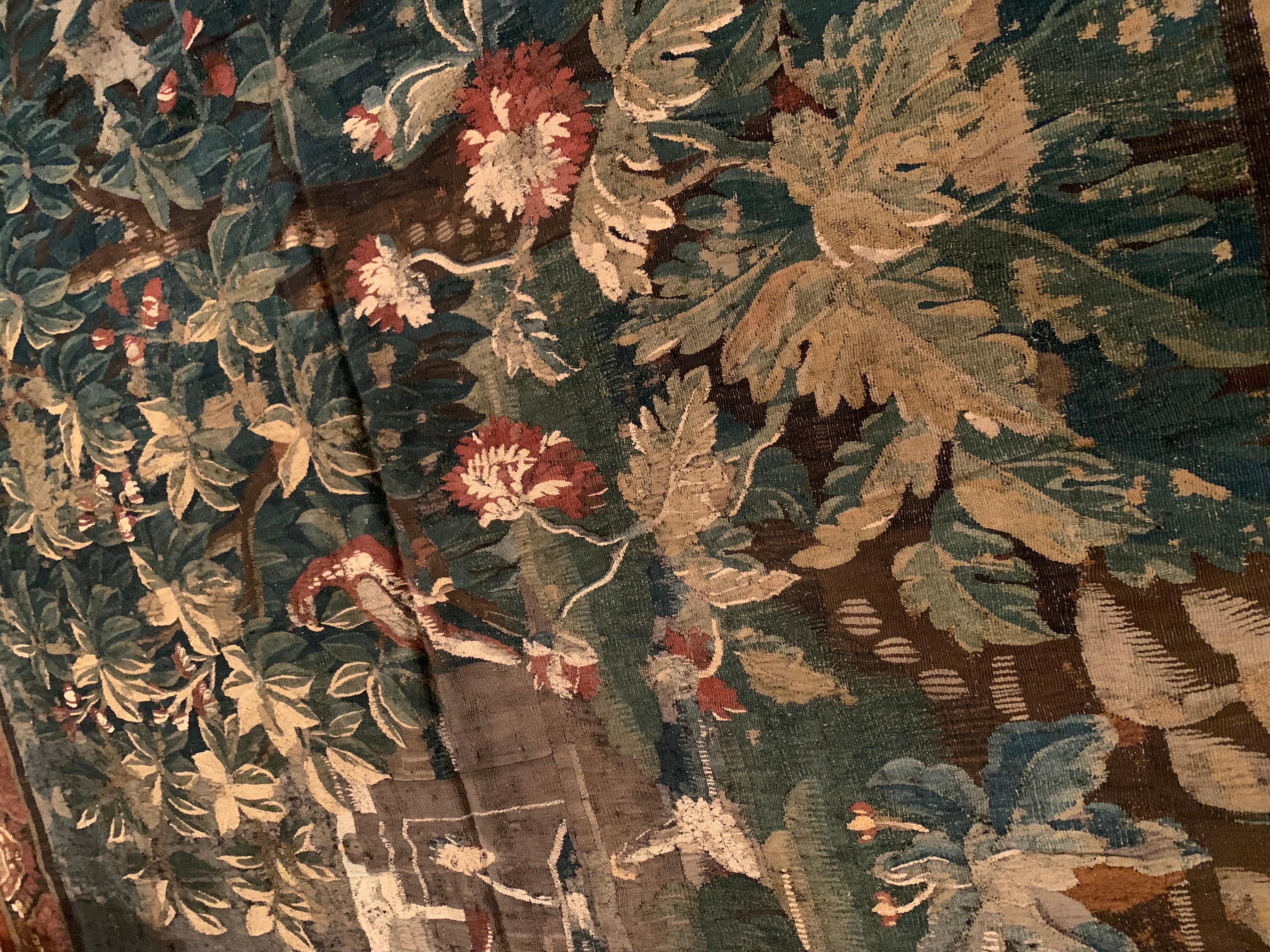 Großer antiker flämischer Verdure-Landschaftsteppich mit Vögeln aus dem 17. Jahrhundert im Angebot 2