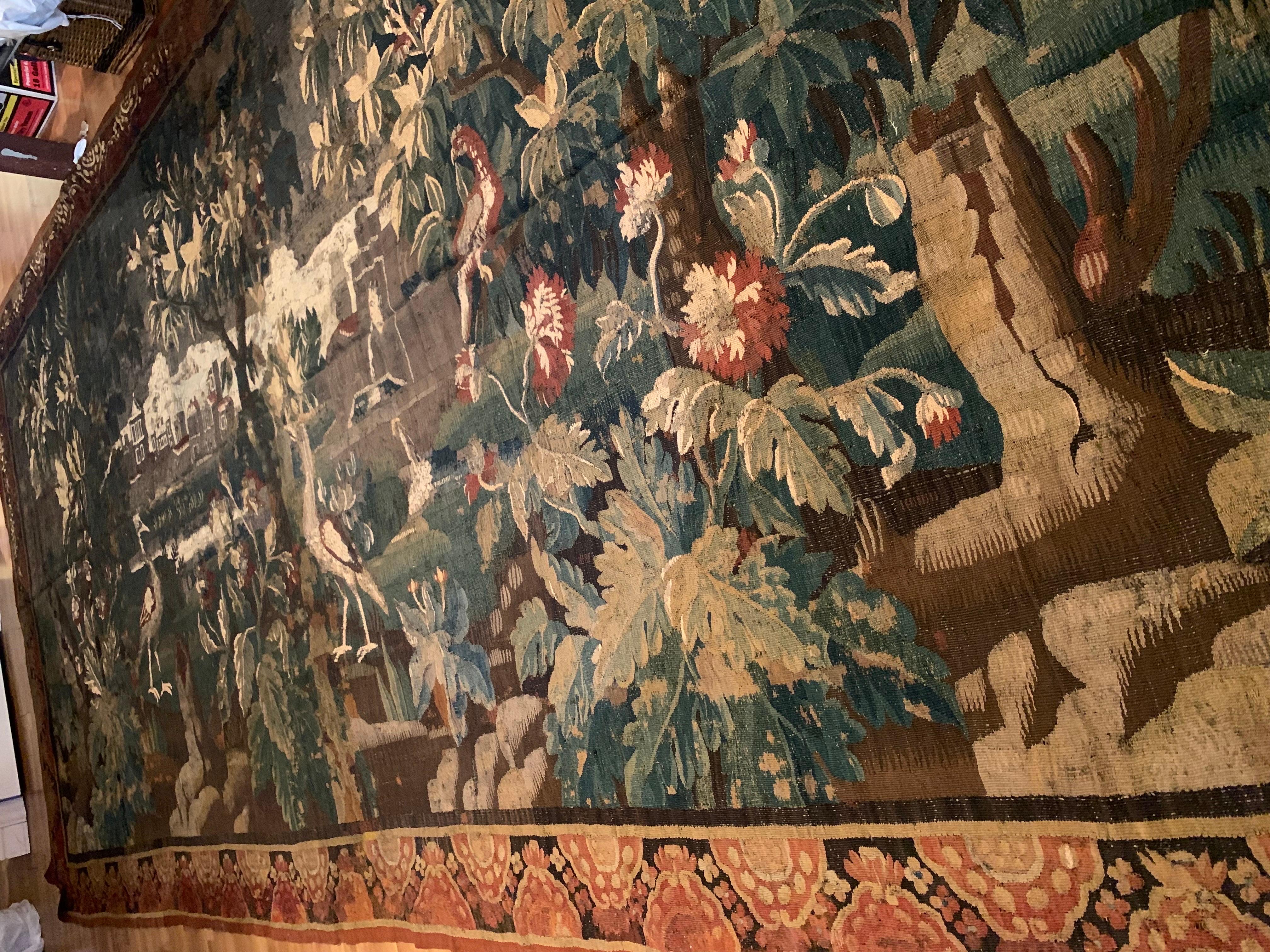 Großer antiker flämischer Verdure-Landschaftsteppich mit Vögeln aus dem 17. Jahrhundert (Wandteppich) im Angebot