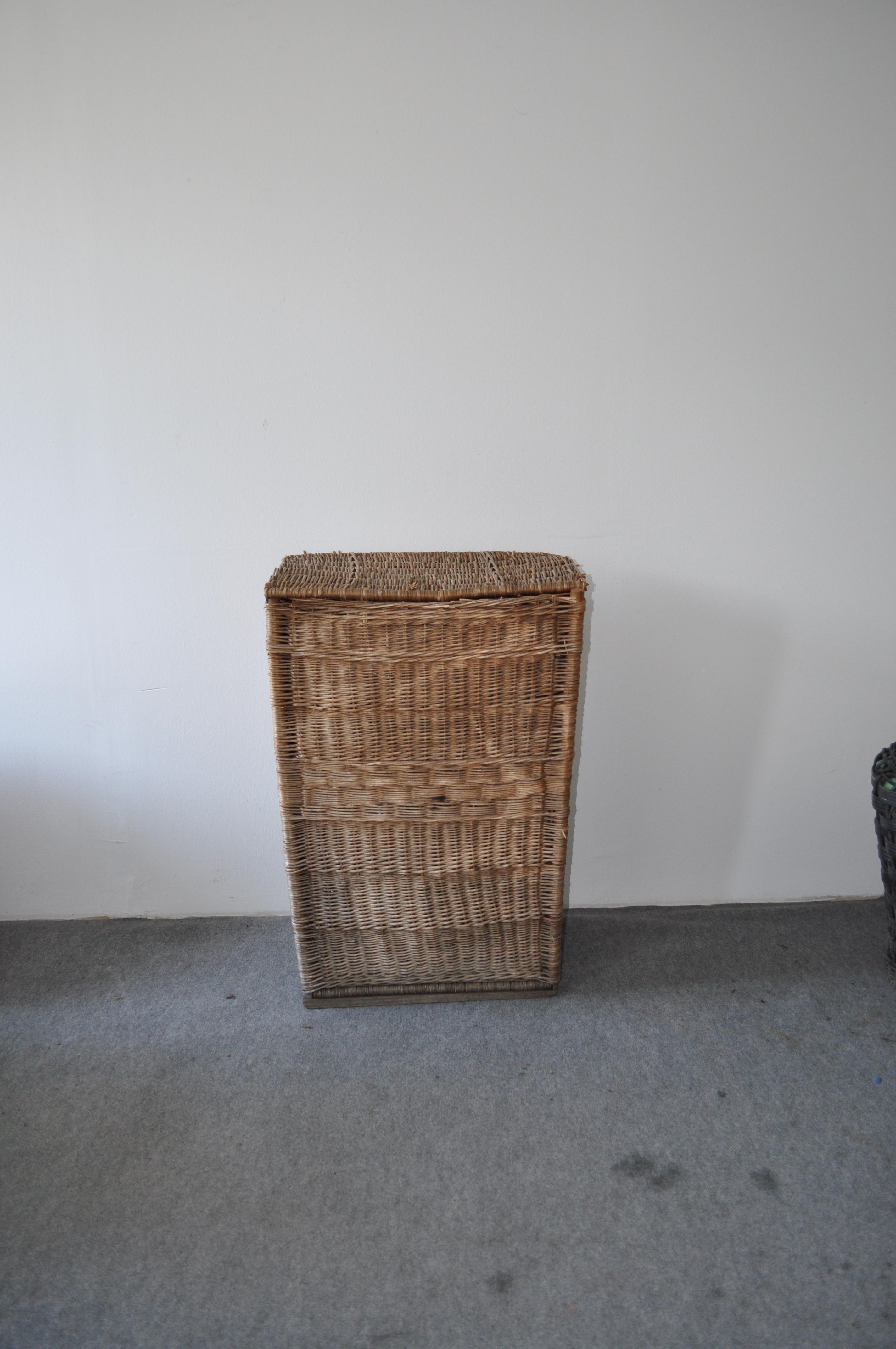 Extra Large Antique Farmhouse Basket, 1940s In Good Condition For Sale In Lábatlan, HU