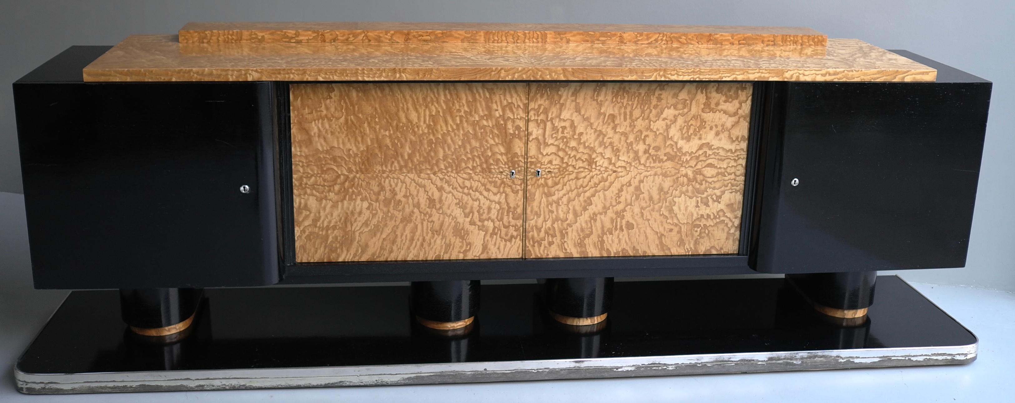 Albert Guenot,  Très grand buffet Art Déco en bois noir et ronce, France années 1930 en vente 2