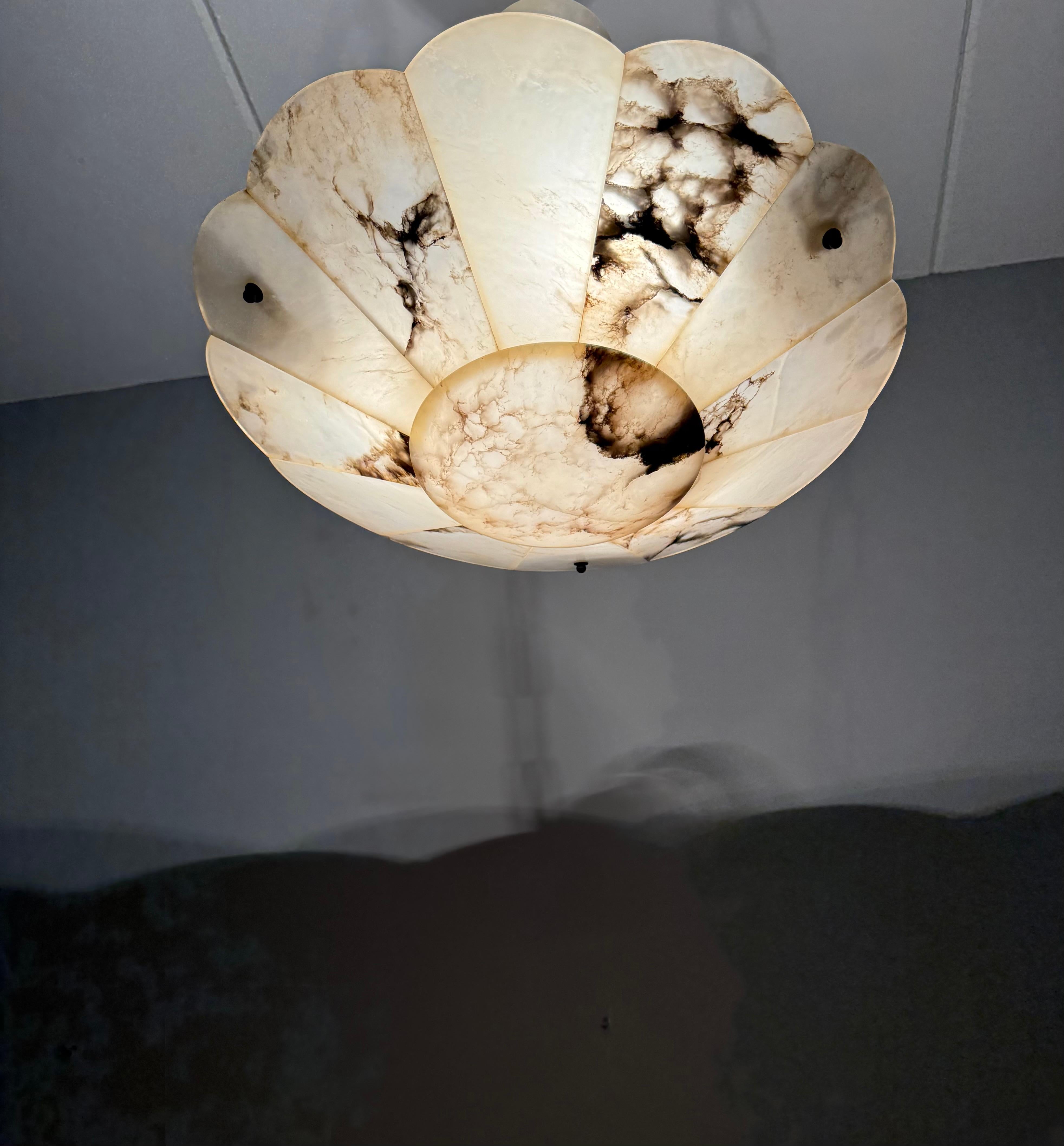 EXTRA LARGE Lustre pendentif Art Déco en albâtre blanc et noir avec baldaquin parfait en vente 4