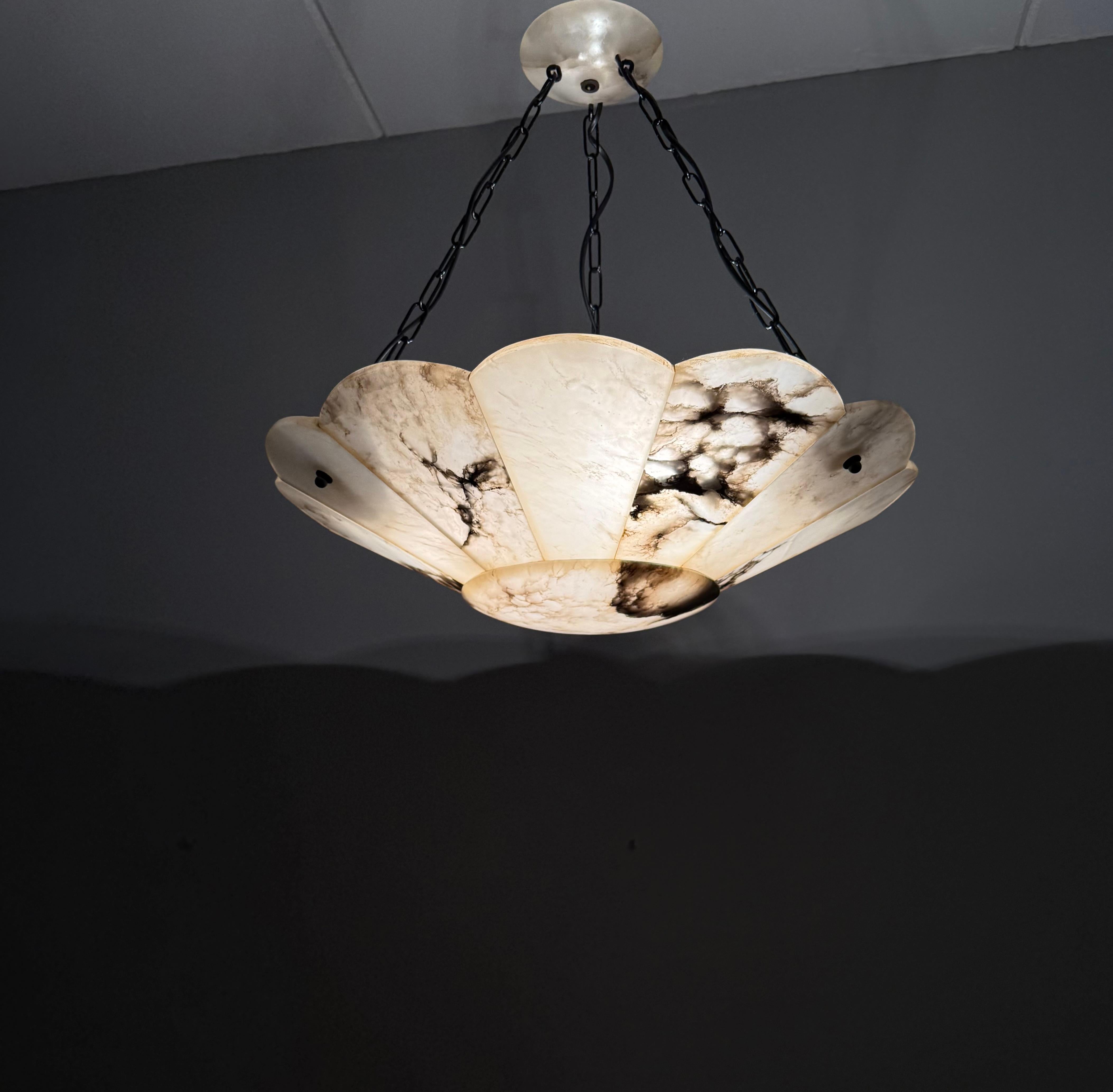 EXTRA LARGE Lustre pendentif Art Déco en albâtre blanc et noir avec baldaquin parfait en vente 5