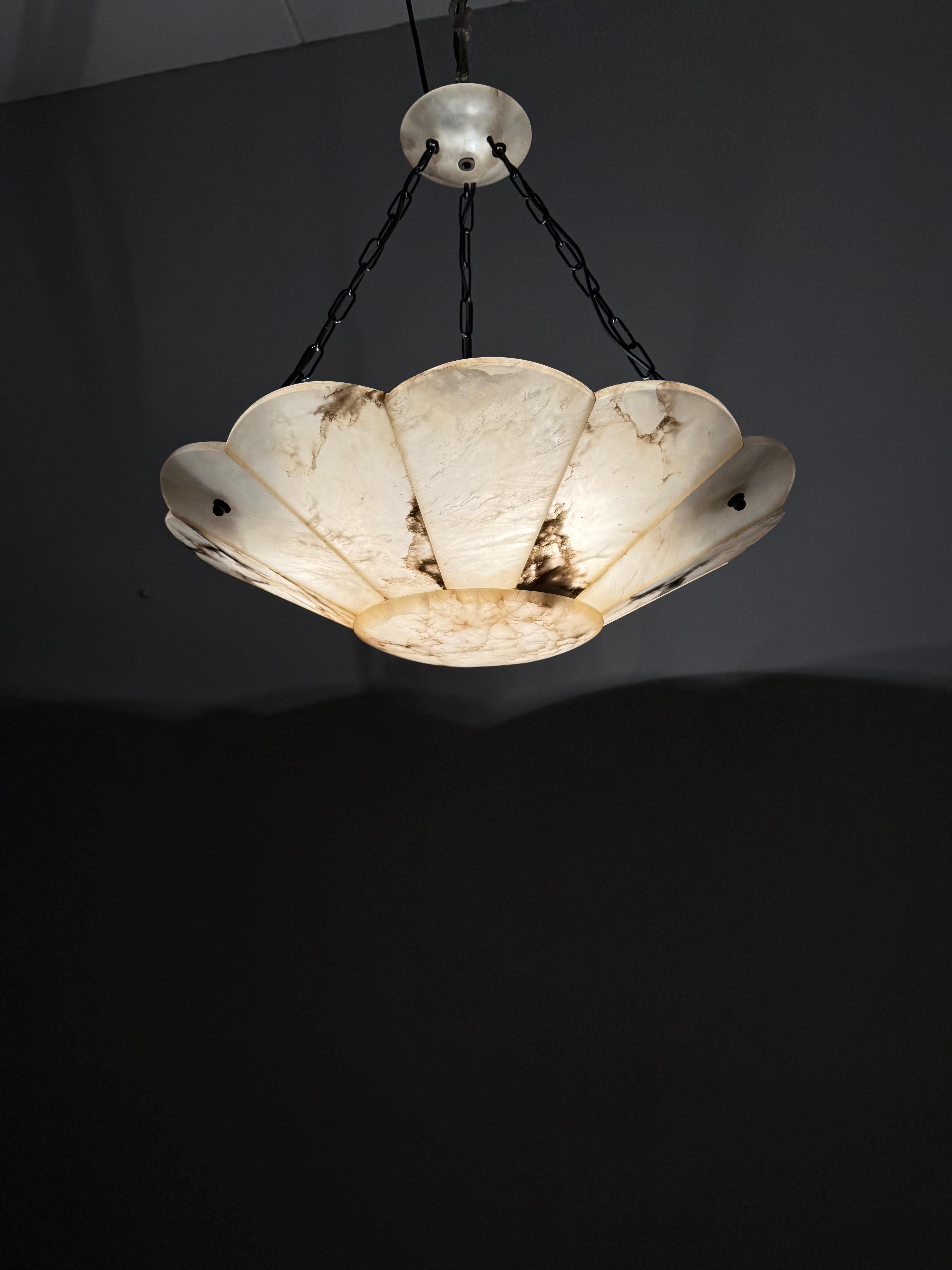 EXTRA LARGE Lustre pendentif Art Déco en albâtre blanc et noir avec baldaquin parfait en vente 8