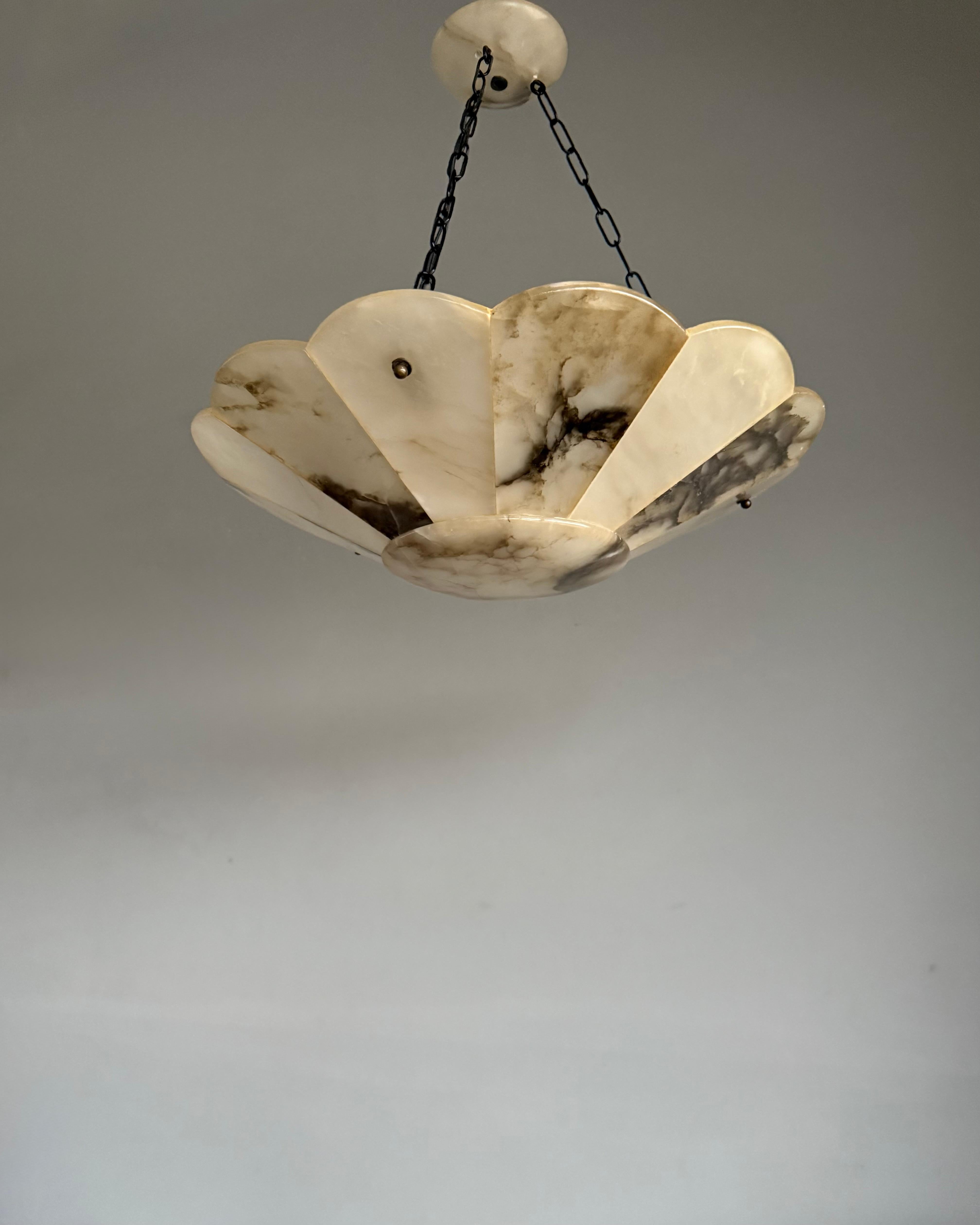 EXTRA LARGE Lustre pendentif Art Déco en albâtre blanc et noir avec baldaquin parfait en vente 1