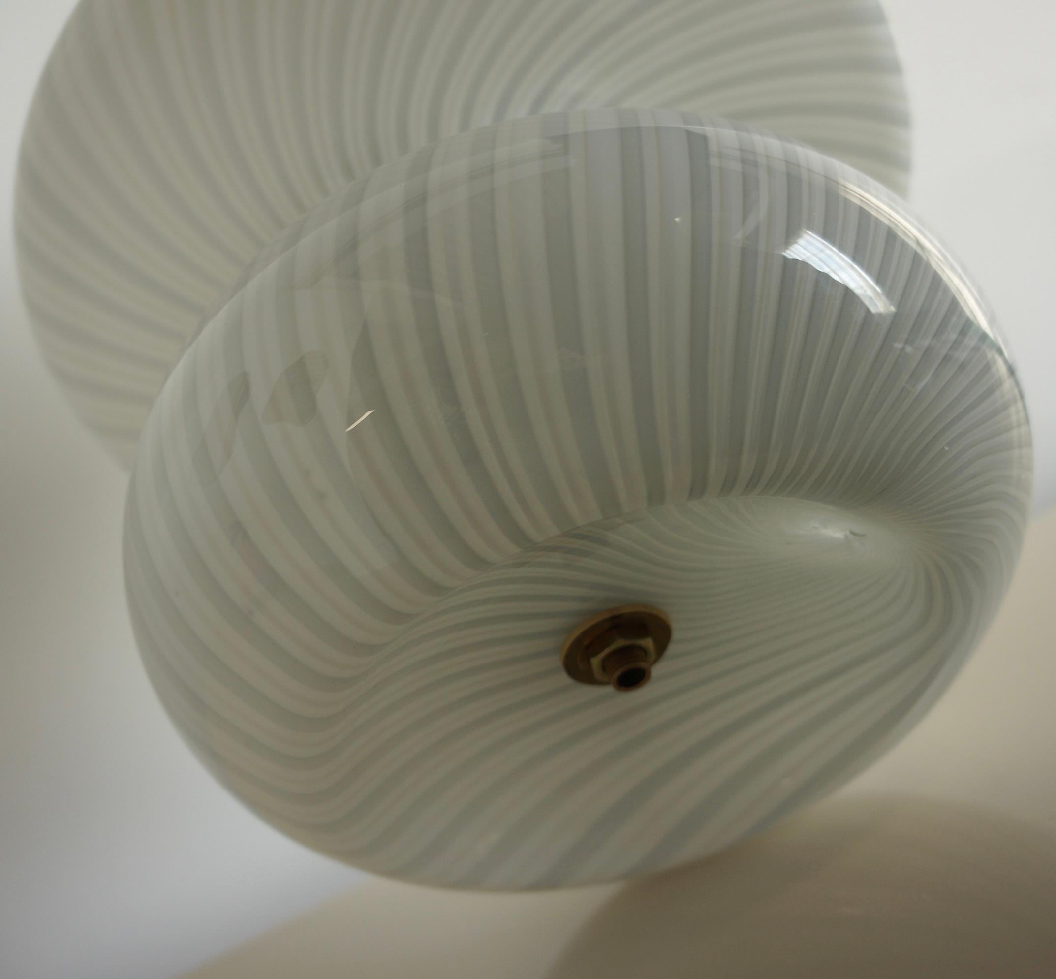 Extra Large Art Glass Murano Mushroom Lamp in White and Grey Swirls In Good Condition For Sale In Toronto, ON