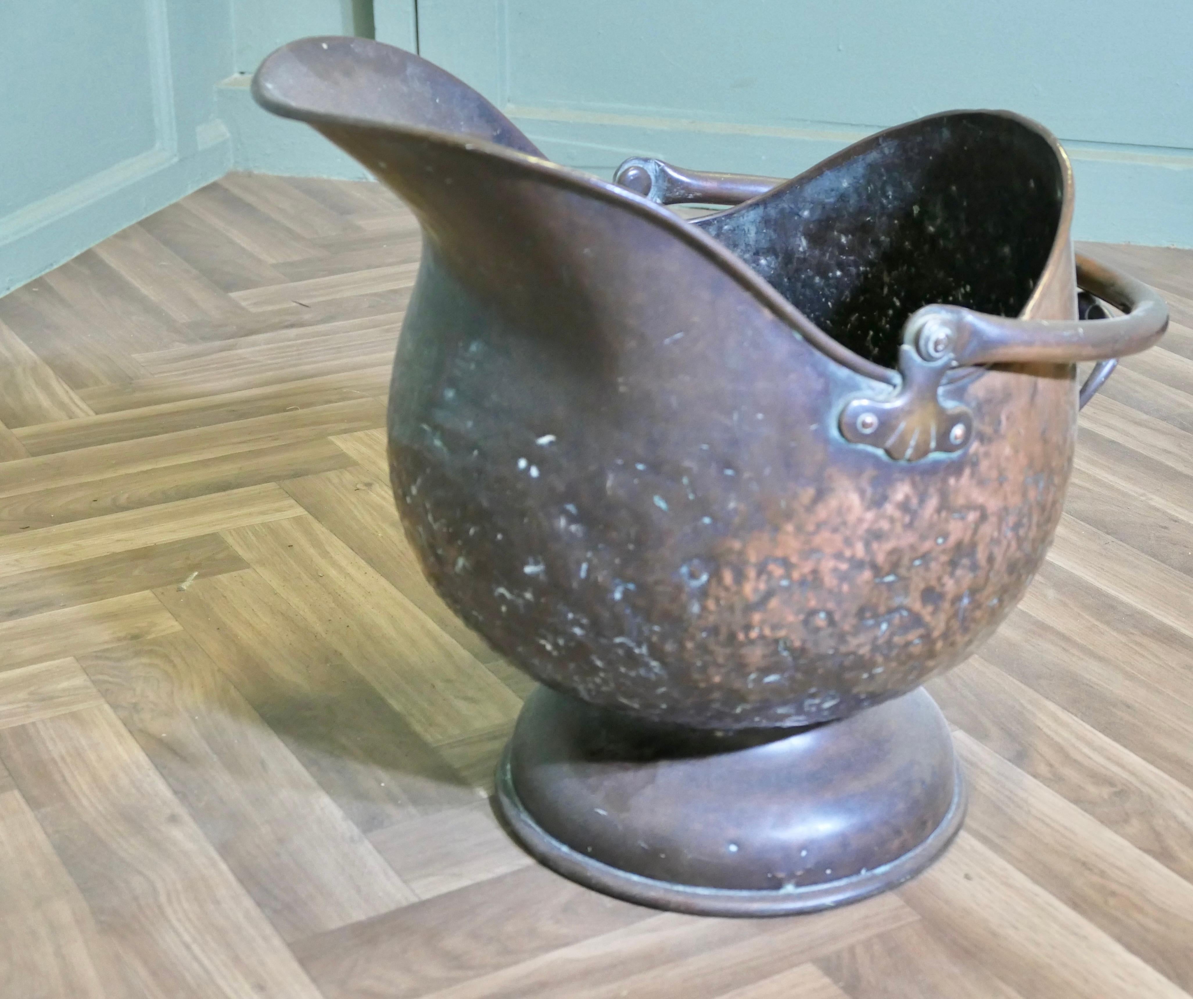Casco de cobre extragrande para artesanía de carbón siglo XIX en venta