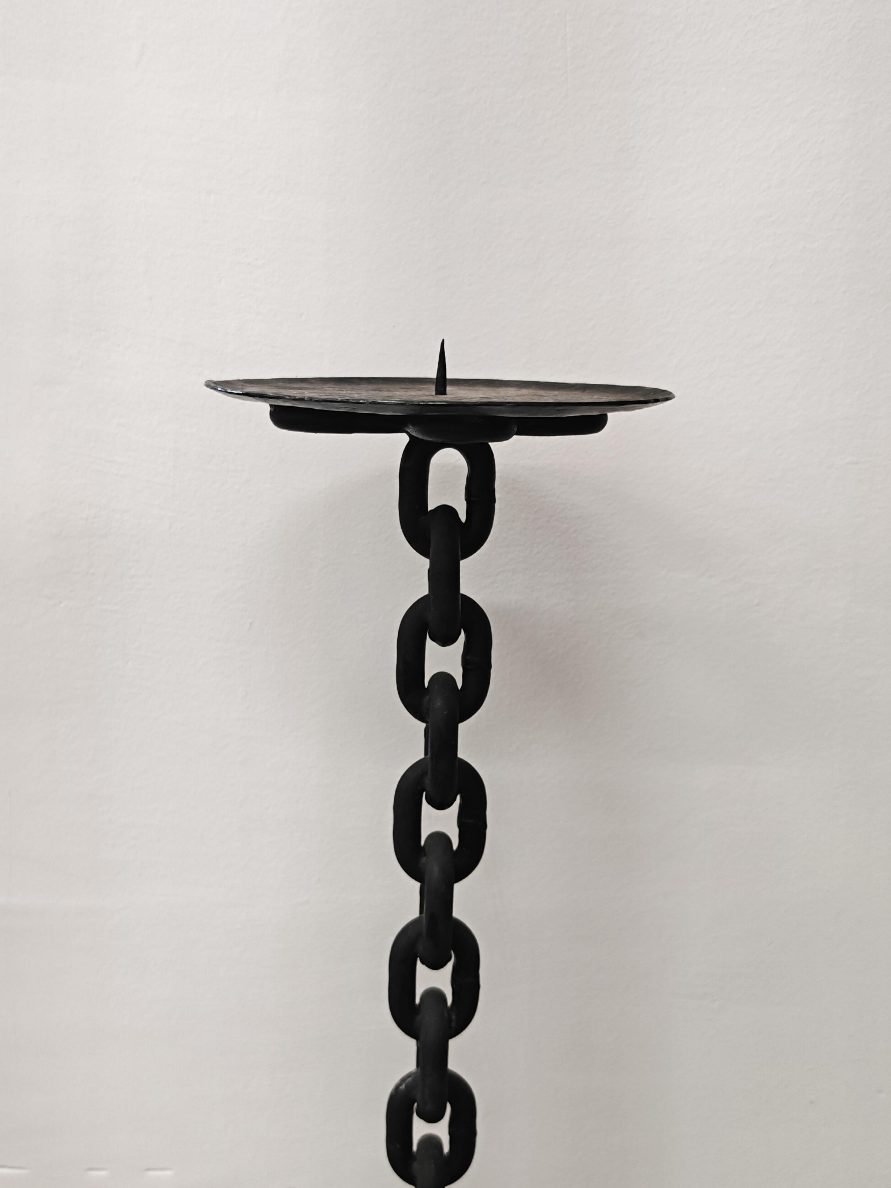 Extra großer brutalistischer Kerzenständer aus Eisenkette, Frankreich 1960er Jahre im Angebot 1