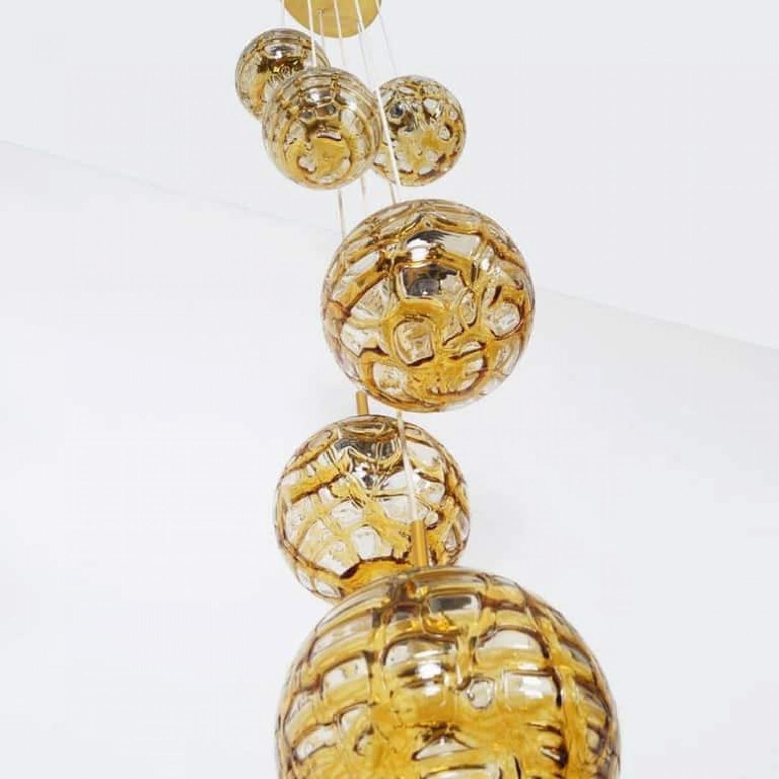 Mid-Century Modern Très grande cascade avec 9 bols en verre de Murano ambré de style Venini, 1960 en vente